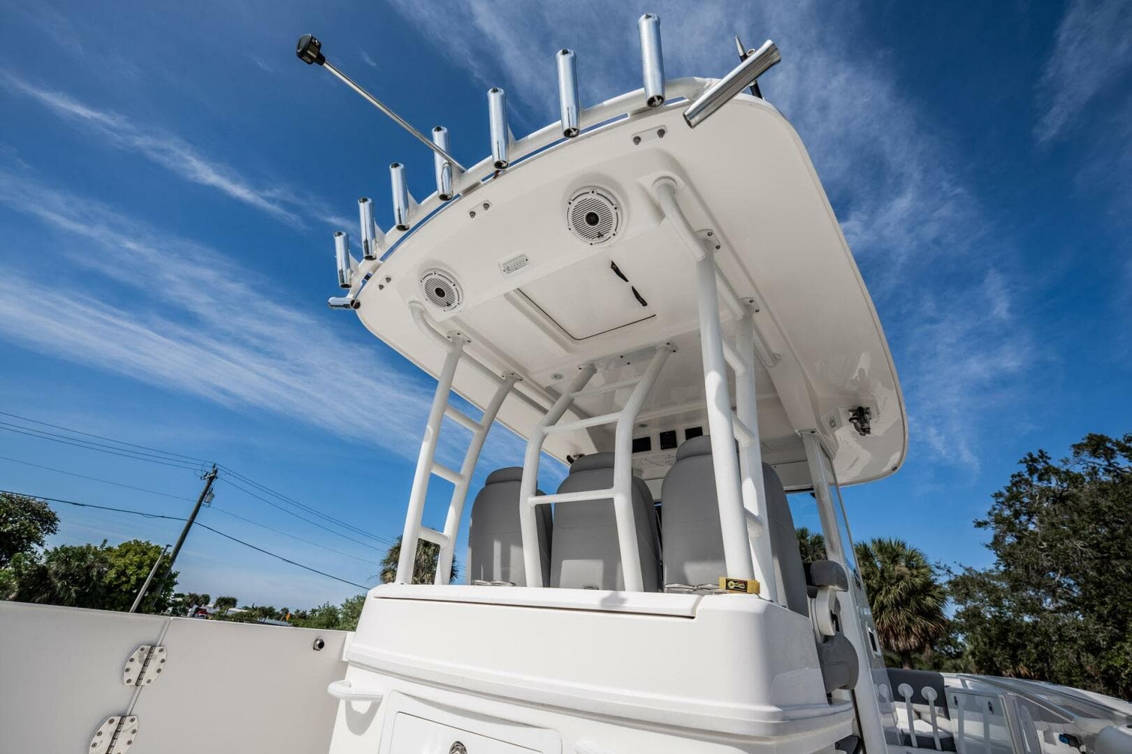 2021 Everglades 335 Center Console — photo 38