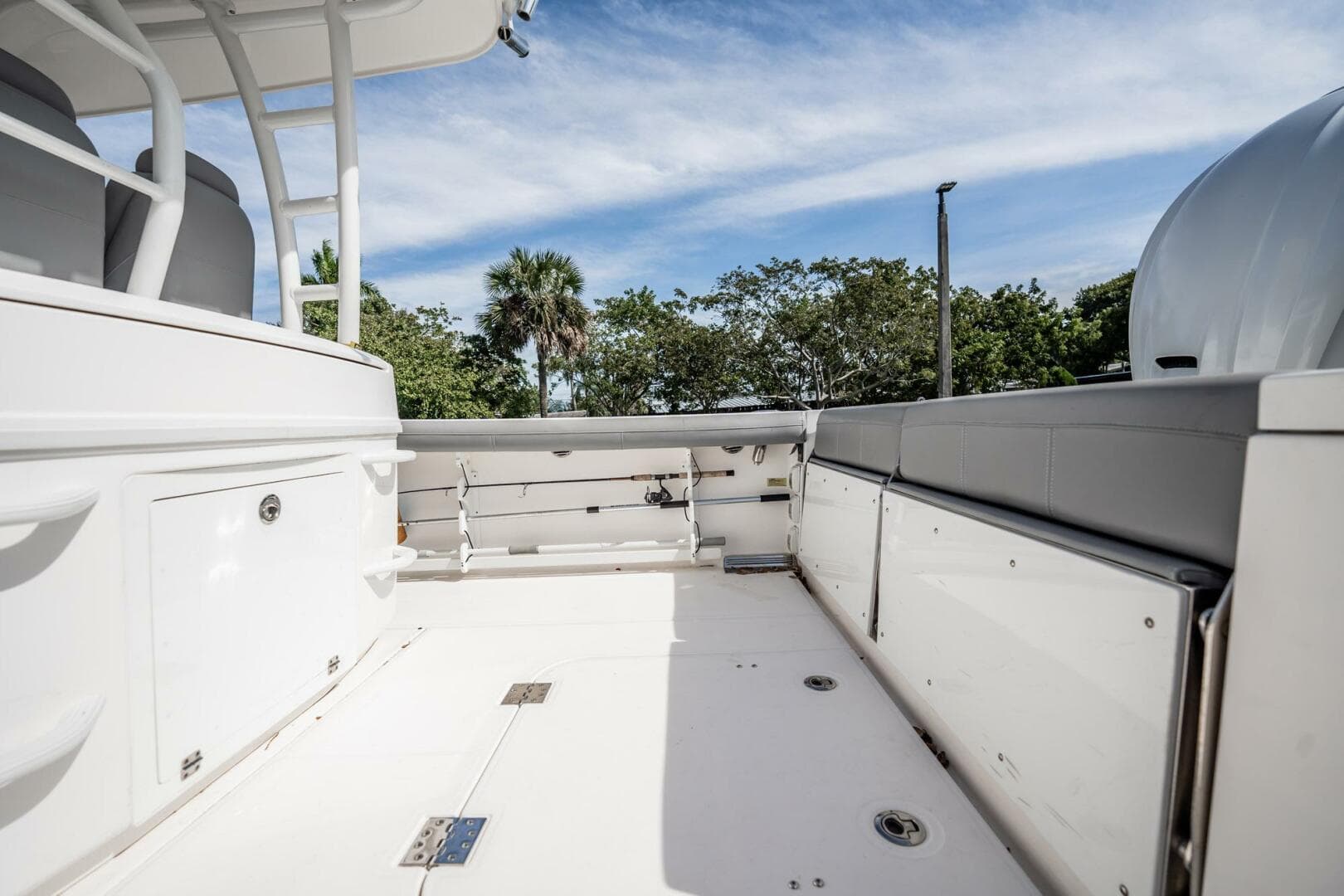 2021 Everglades 335 Center Console — photo 41