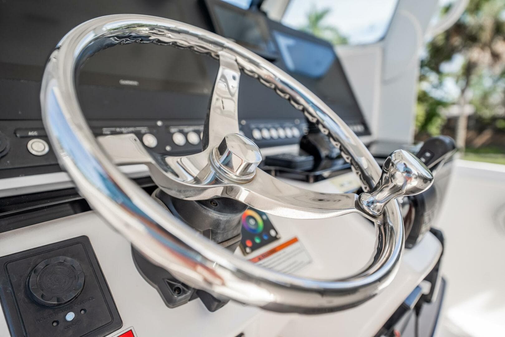 2021 Everglades 335 Center Console — photo 33