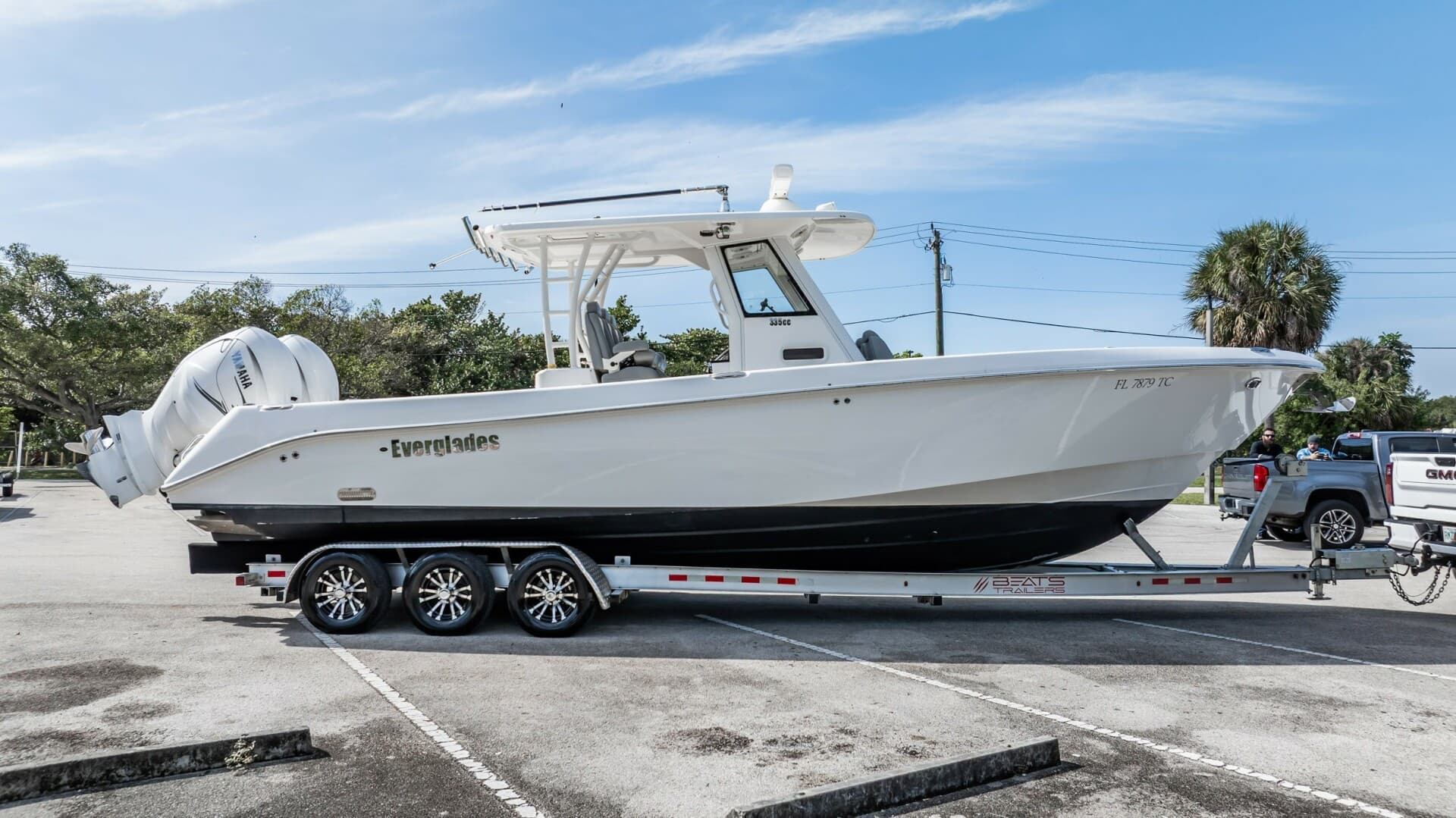2021 Everglades 335 Center Console — photo 2
