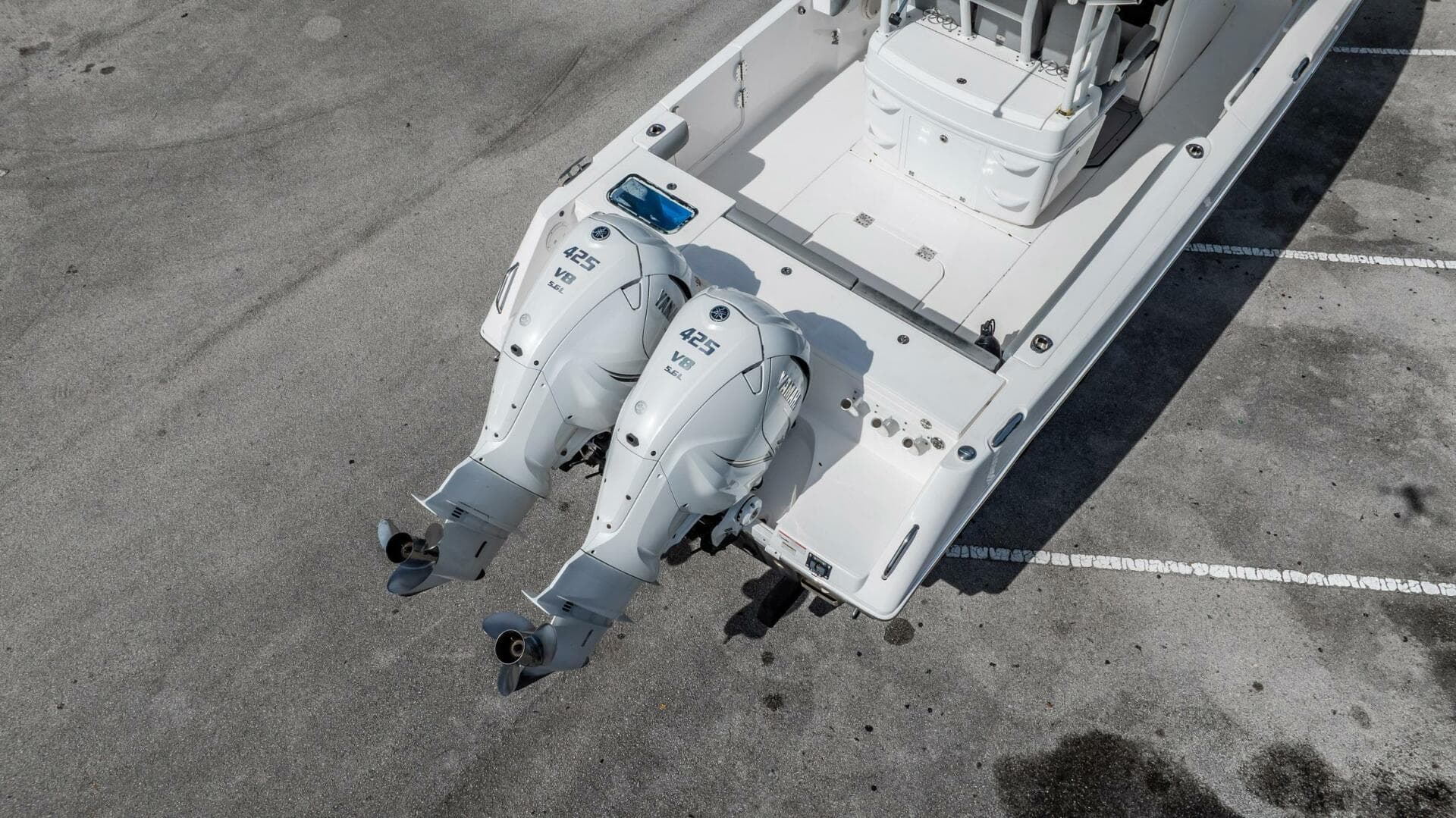 2021 Everglades 335 Center Console — photo 54