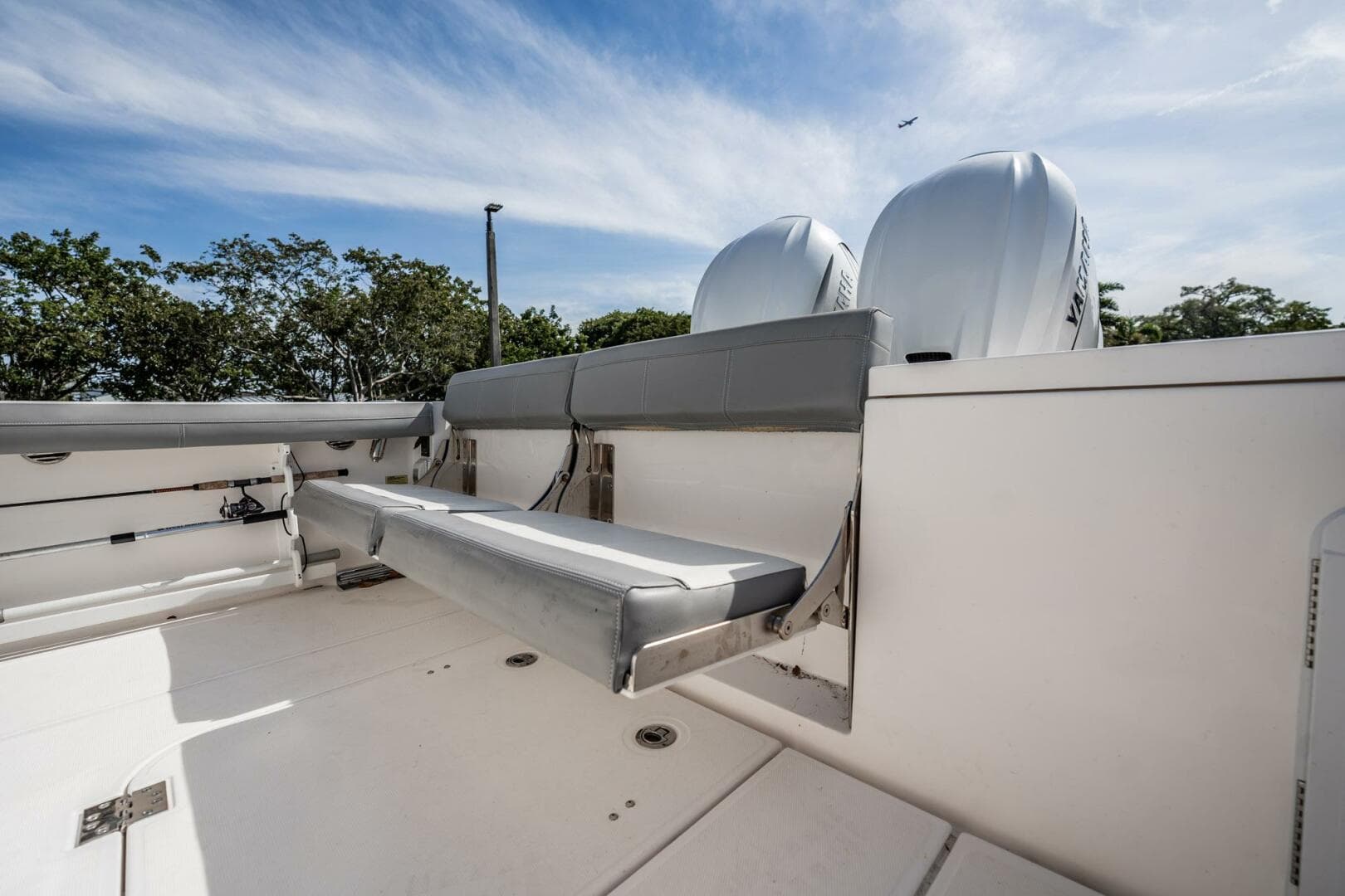 2021 Everglades 335 Center Console — photo 46