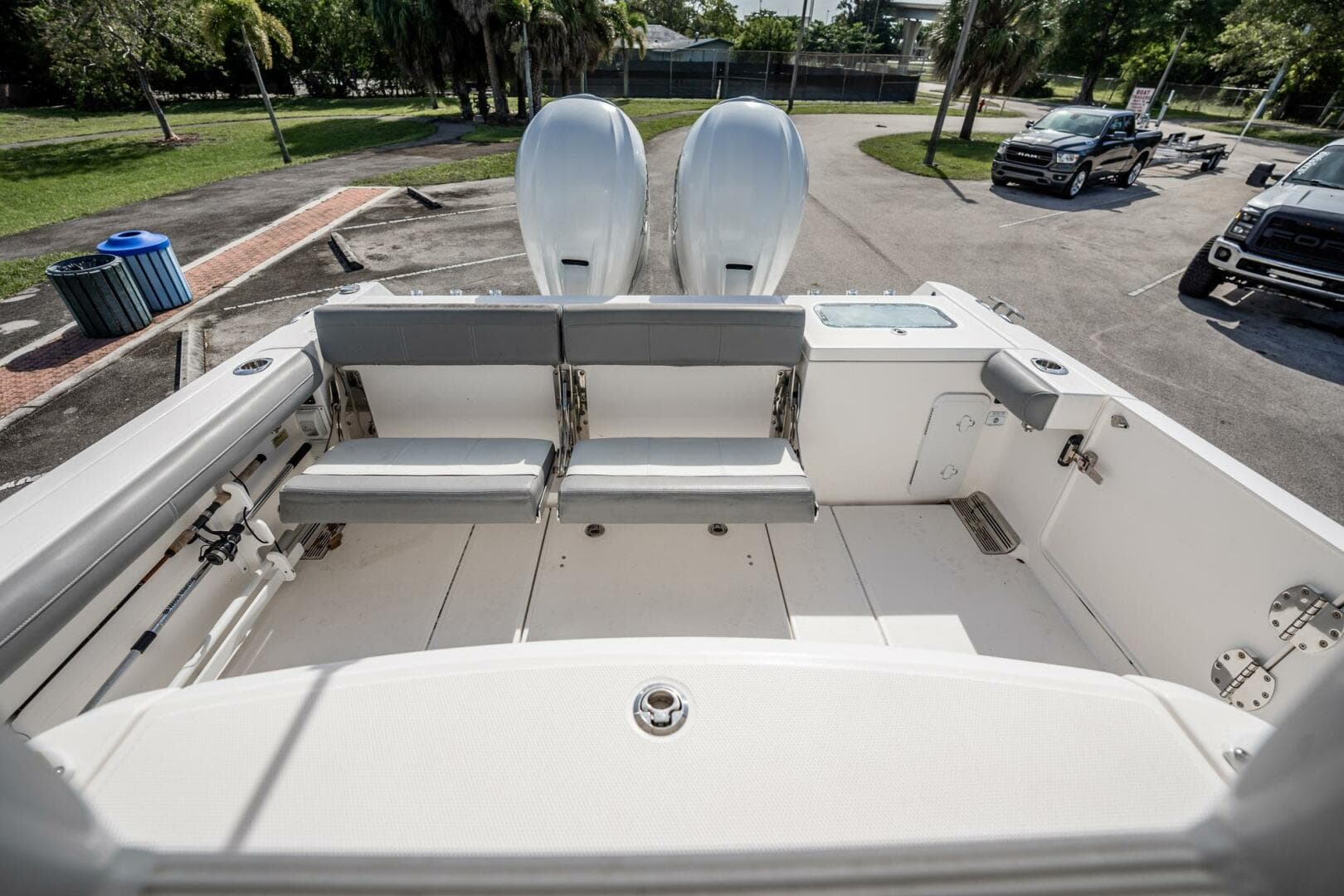 2021 Everglades 335 Center Console — photo 45