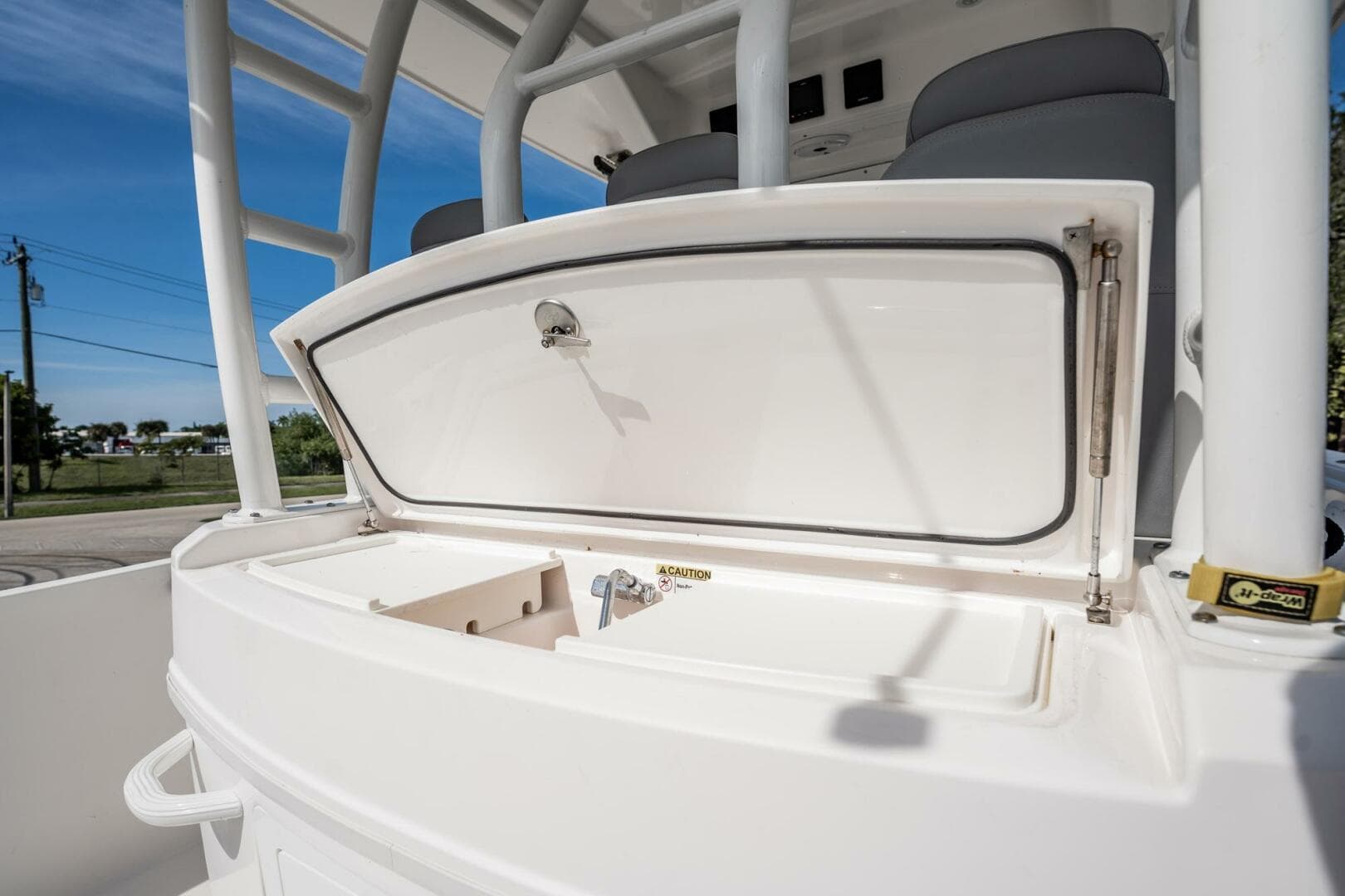 2021 Everglades 335 Center Console — photo 40