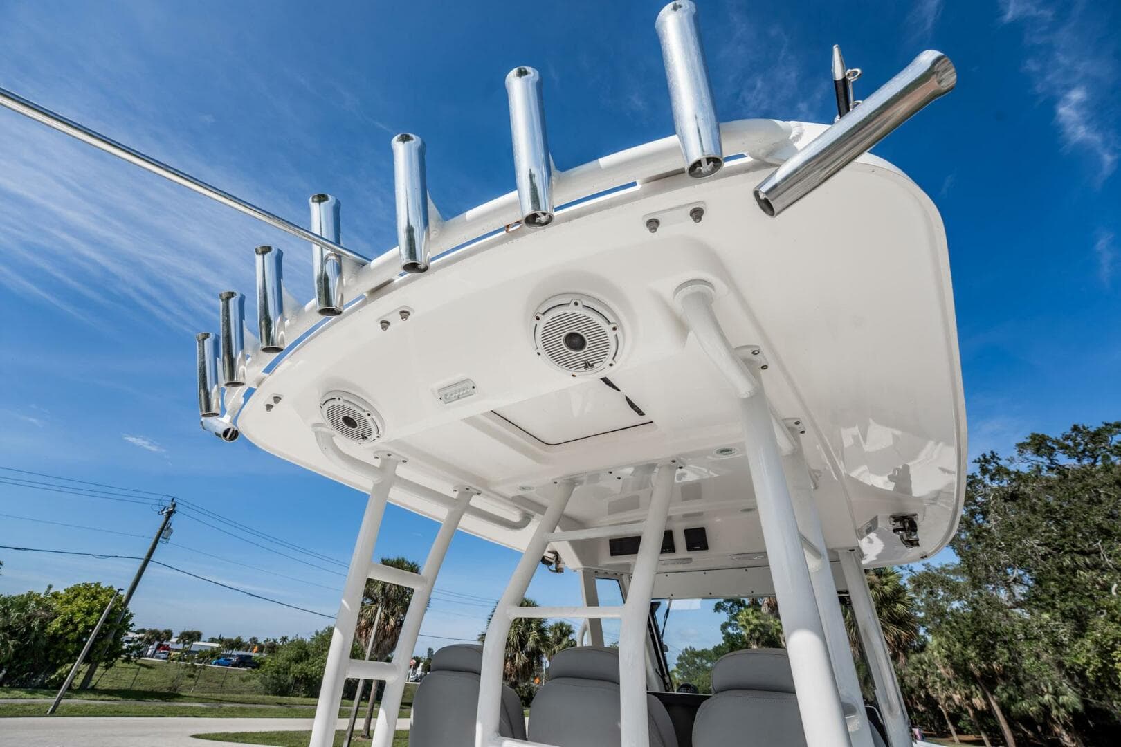 2021 Everglades 335 Center Console — photo 34