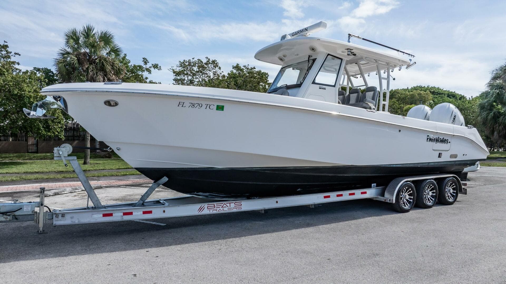 2021 Everglades 335 Center Console — photo 5