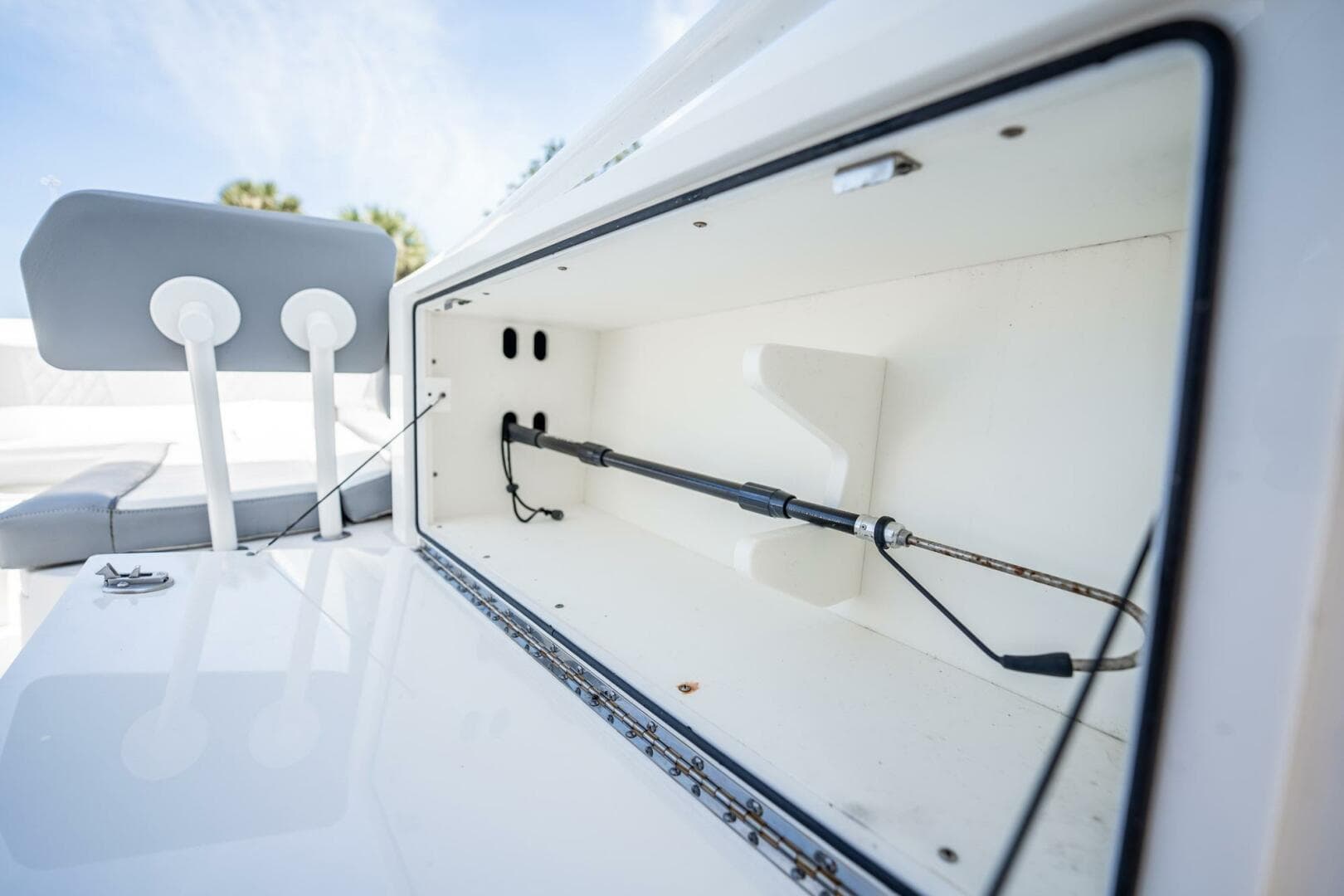 2021 Everglades 335 Center Console — photo 16