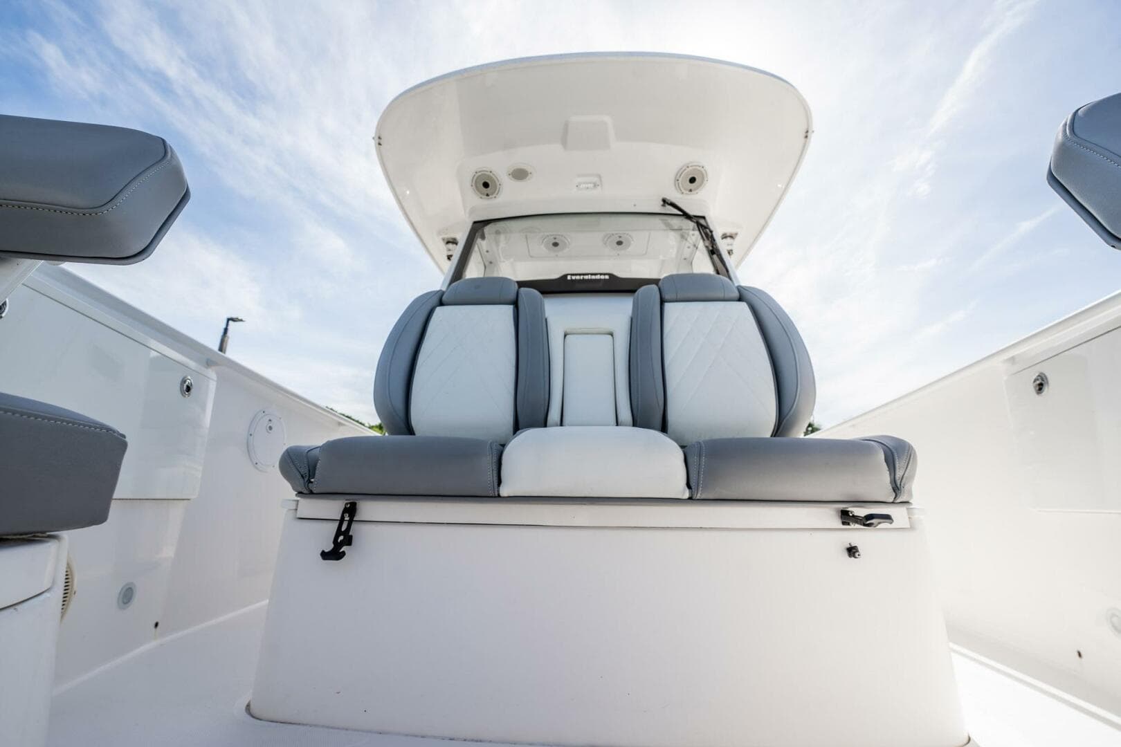 2021 Everglades 335 Center Console — photo 14