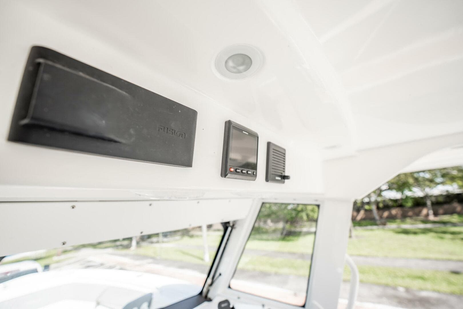 2021 Everglades 335 Center Console — photo 25