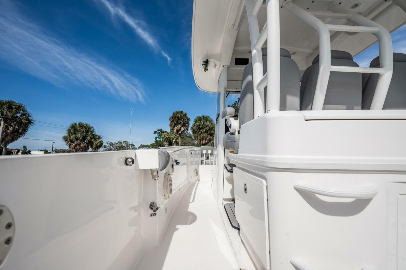 2021 Everglades 335 Center Console — photo 20