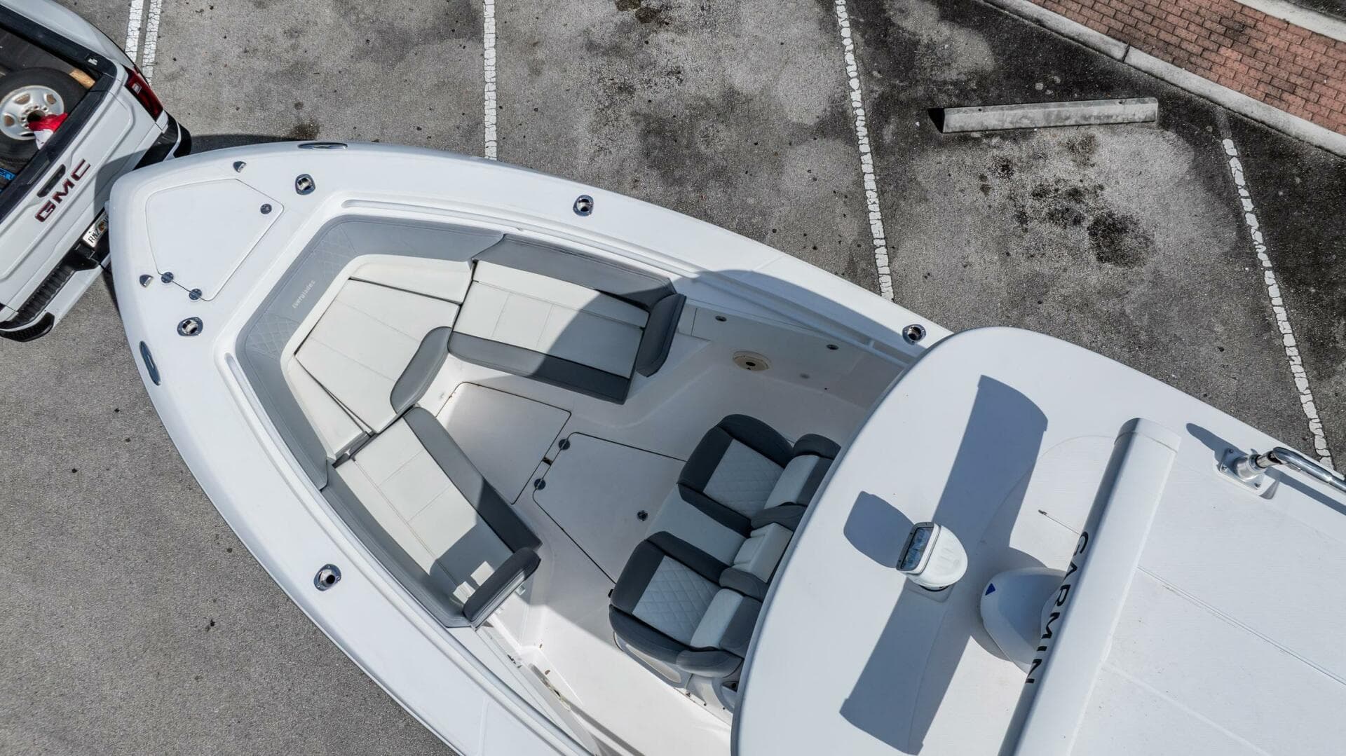 2021 Everglades 335 Center Console — photo 9