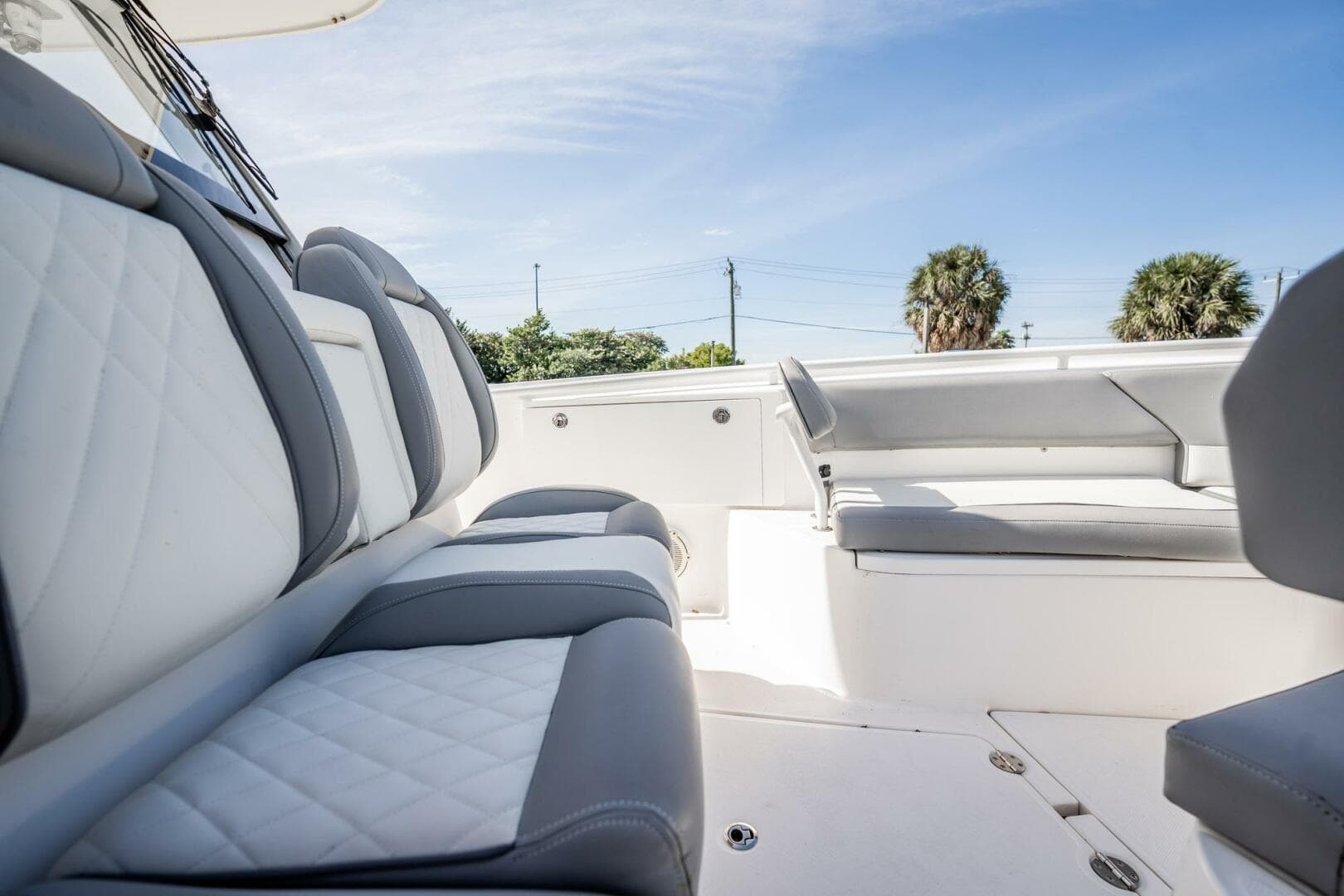 2021 Everglades 335 Center Console — photo 15