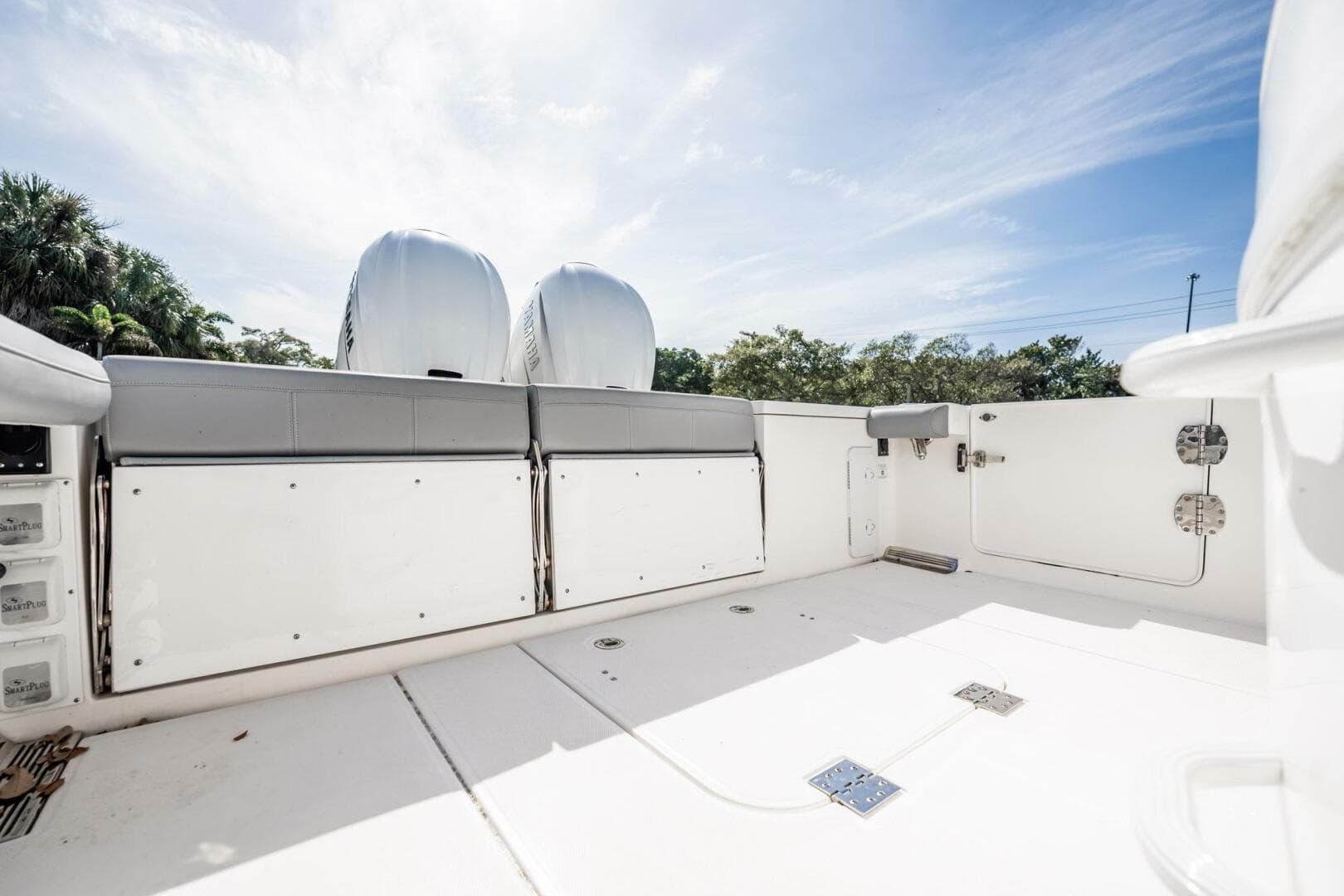 2021 Everglades 335 Center Console — photo 44