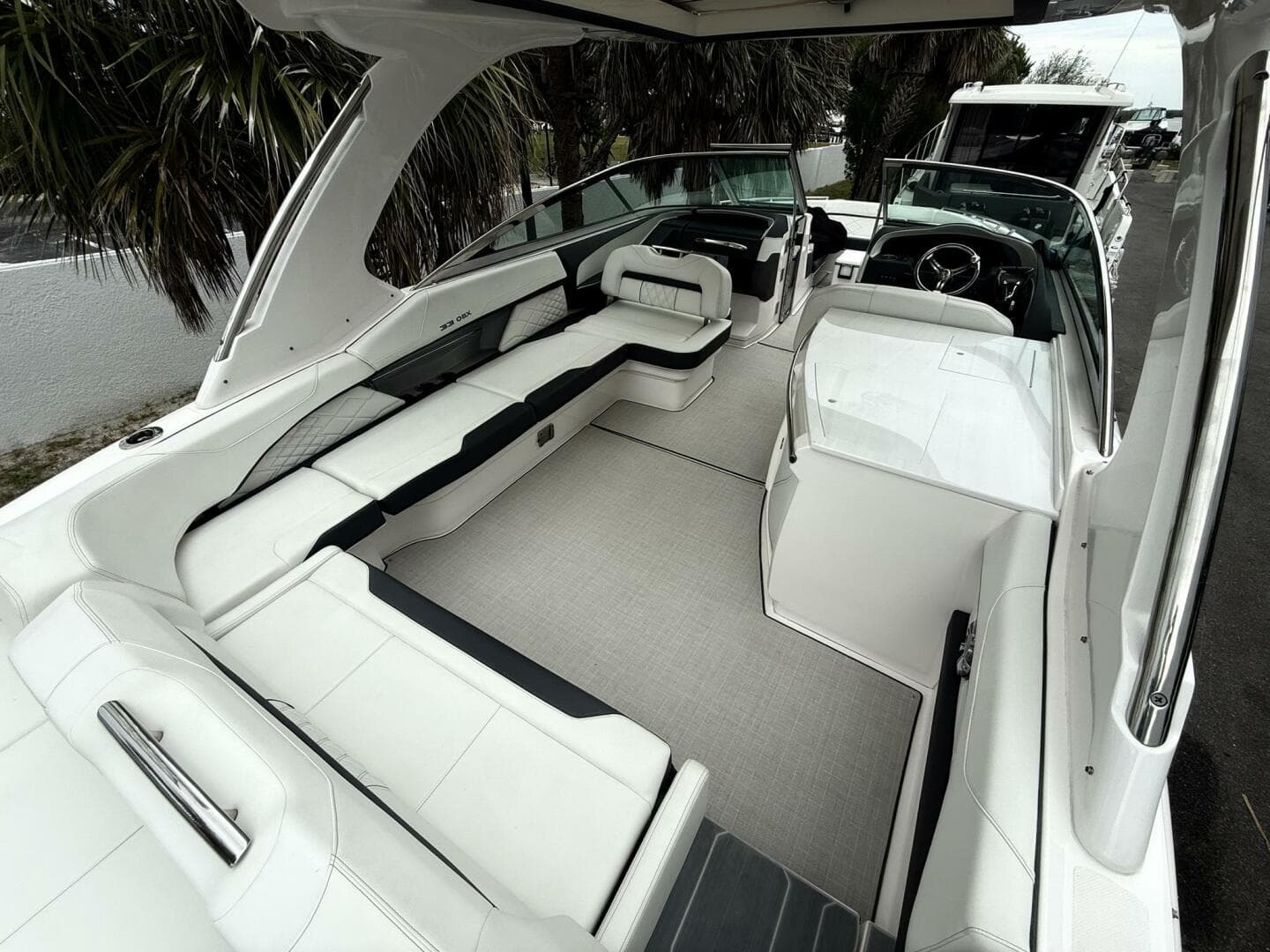 2024 Regal 33 Obx — photo 22