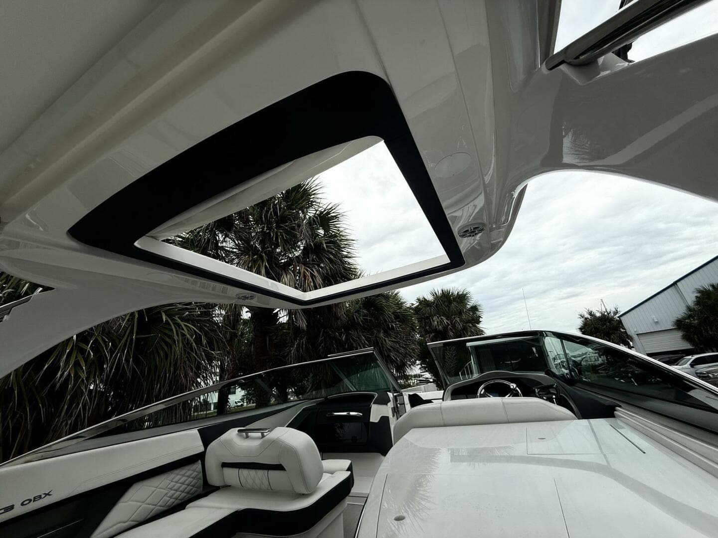 2024 Regal 33 Obx — photo 28