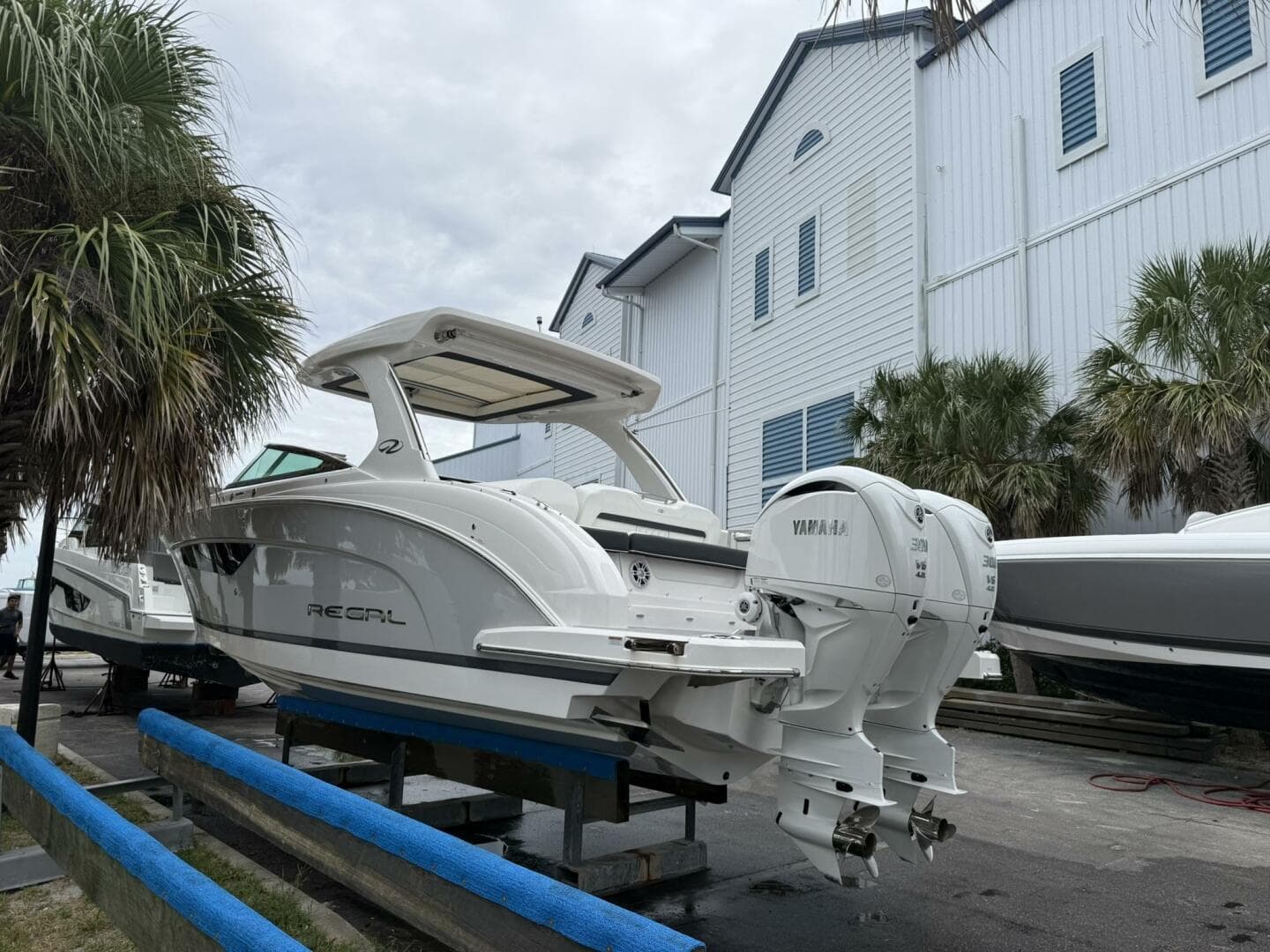 2024 Regal 33 Obx — photo 5