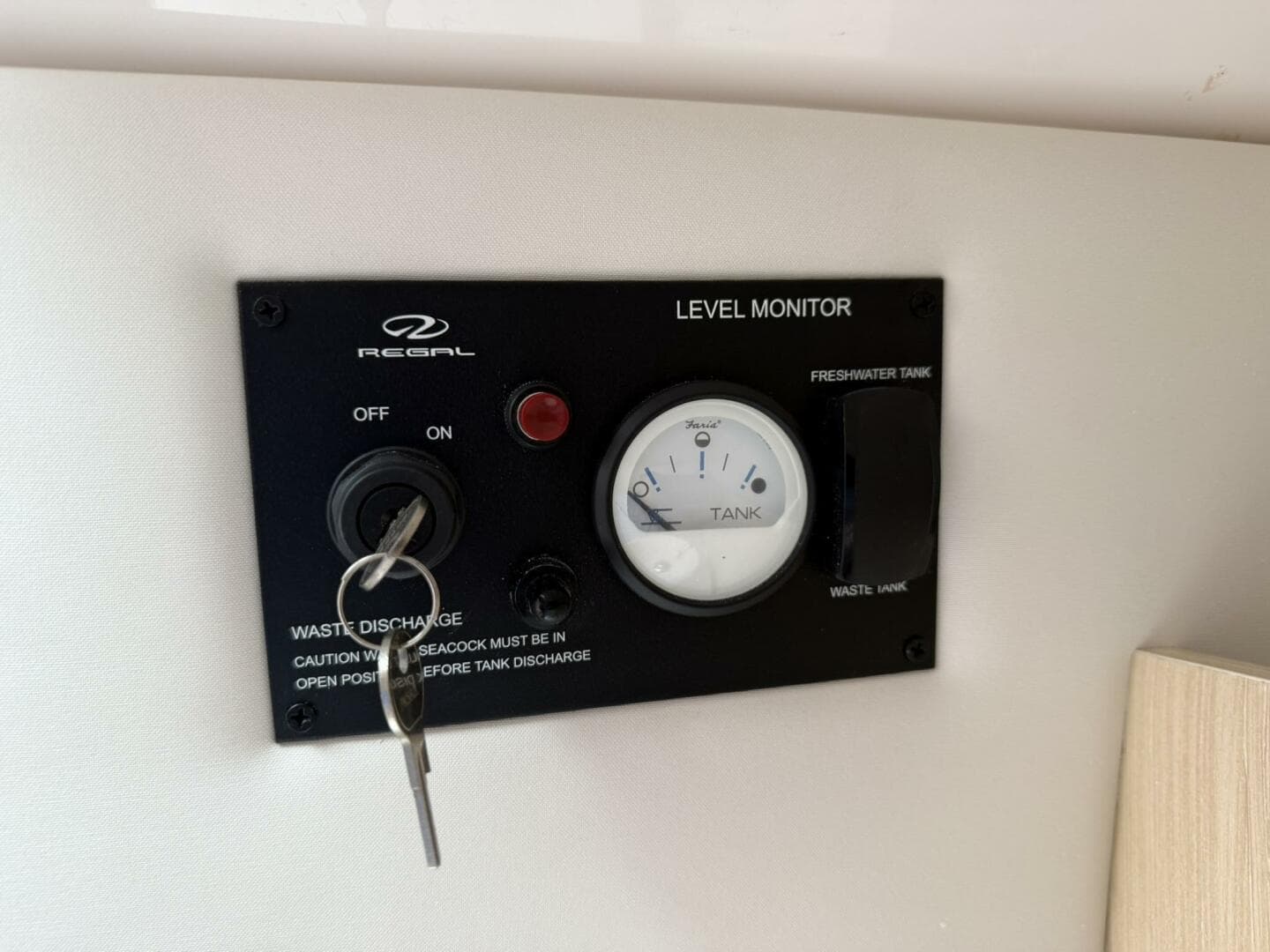 2024 Regal 33 Obx — photo 11