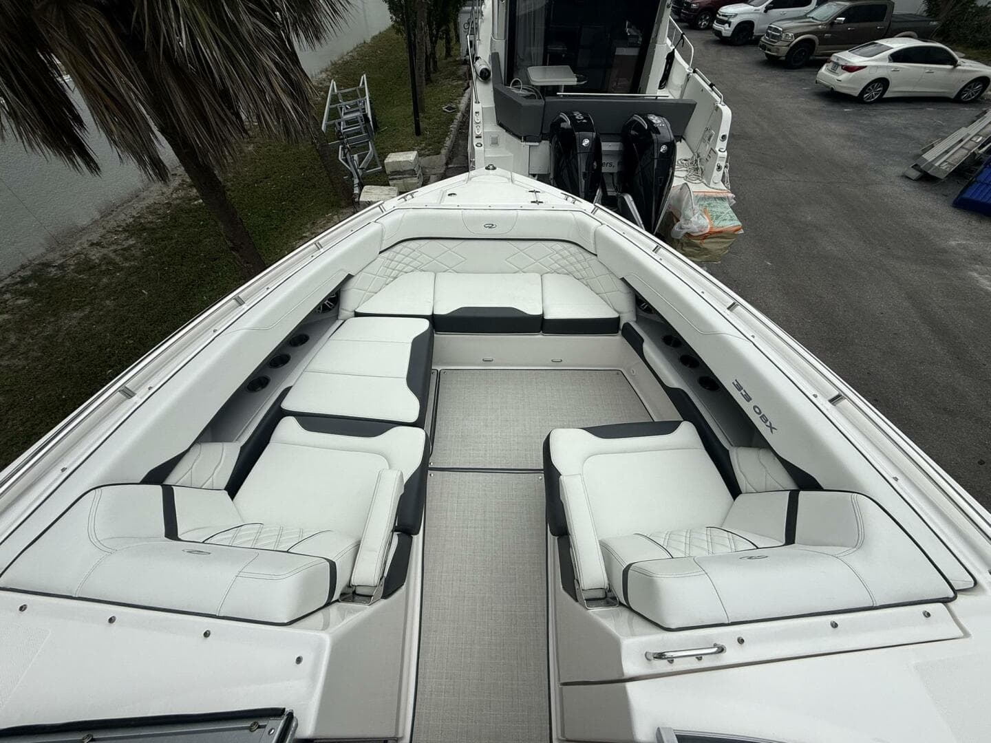 2024 Regal 33 Obx — photo 14