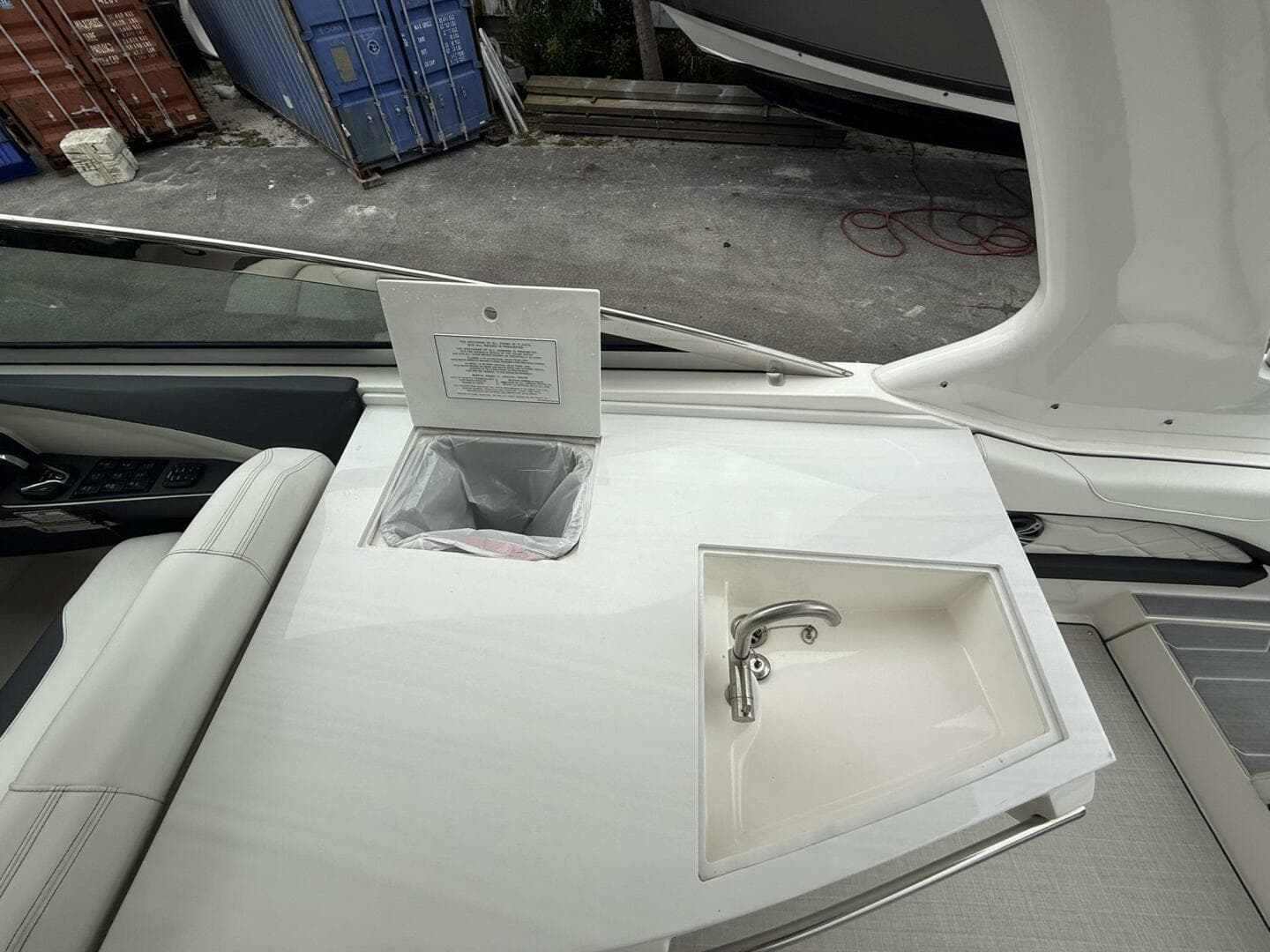 2024 Regal 33 Obx — photo 18