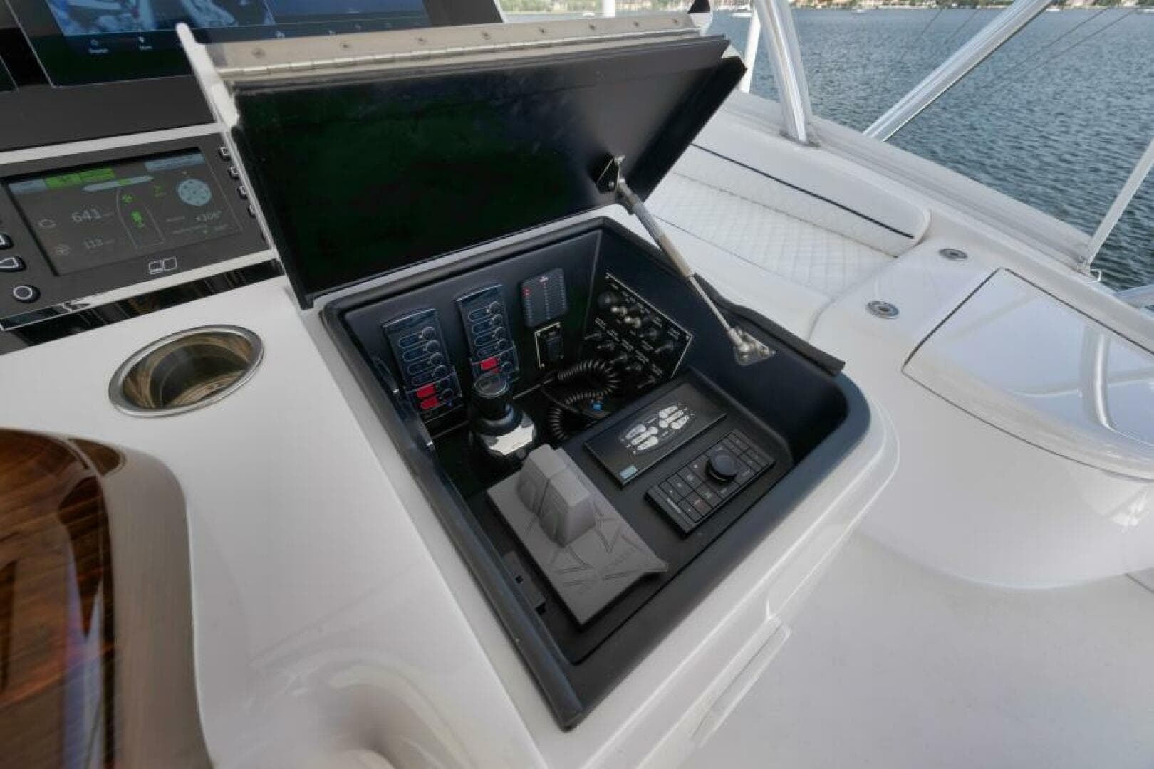 2024 Viking 68 Convertible — photo 51
