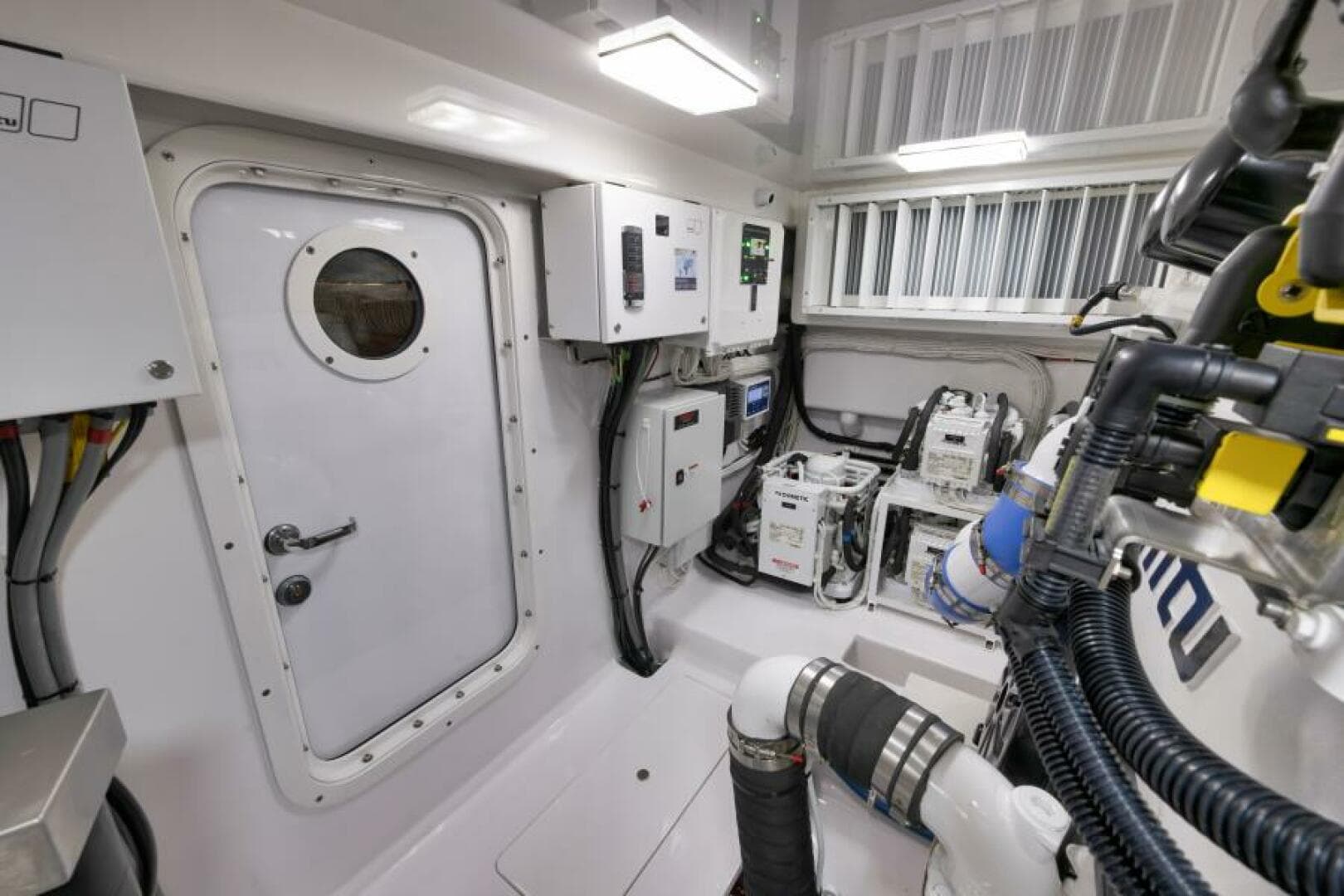 2024 Viking 68 Convertible — photo 76