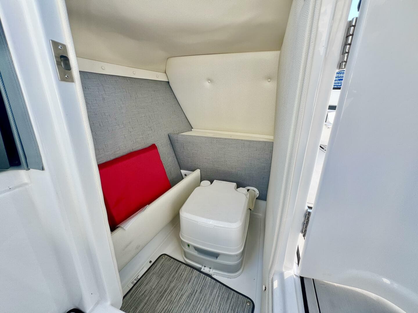 2021 Cobalt 25 Sc — photo 18