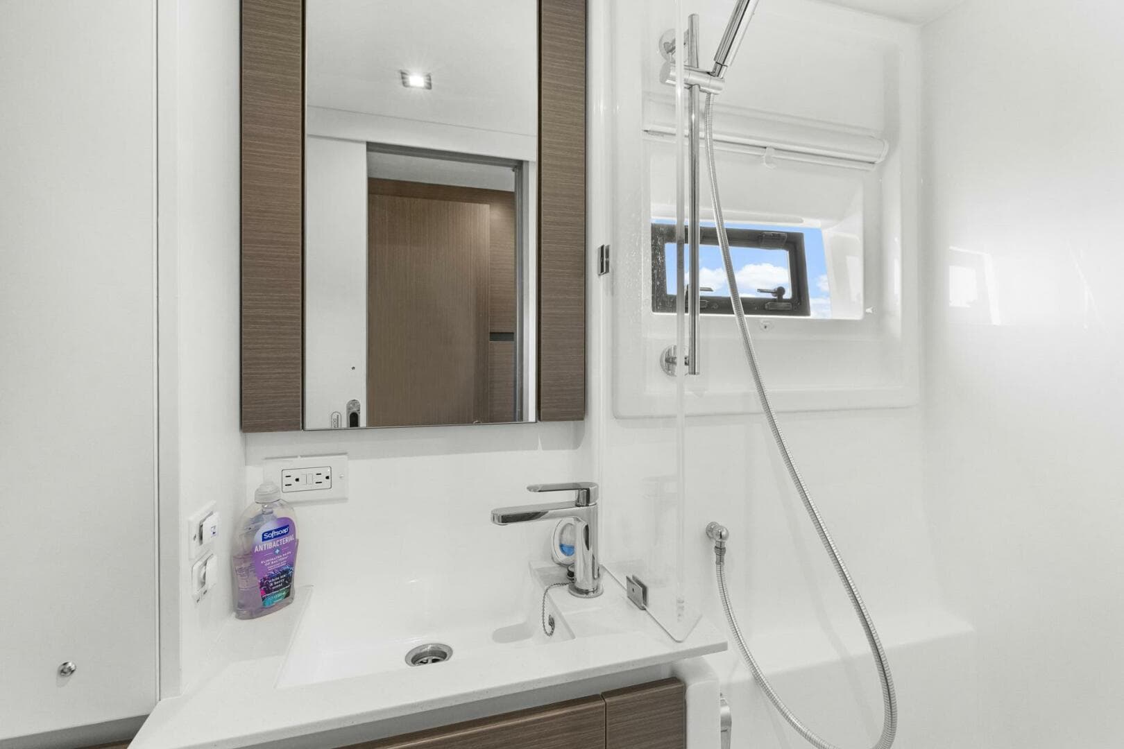 2024 Leopard 46 Pc — photo 69