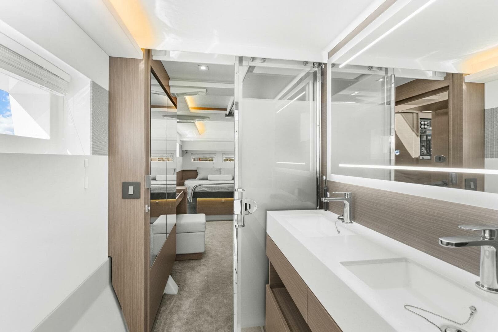 2024 Leopard 46 Pc — photo 58