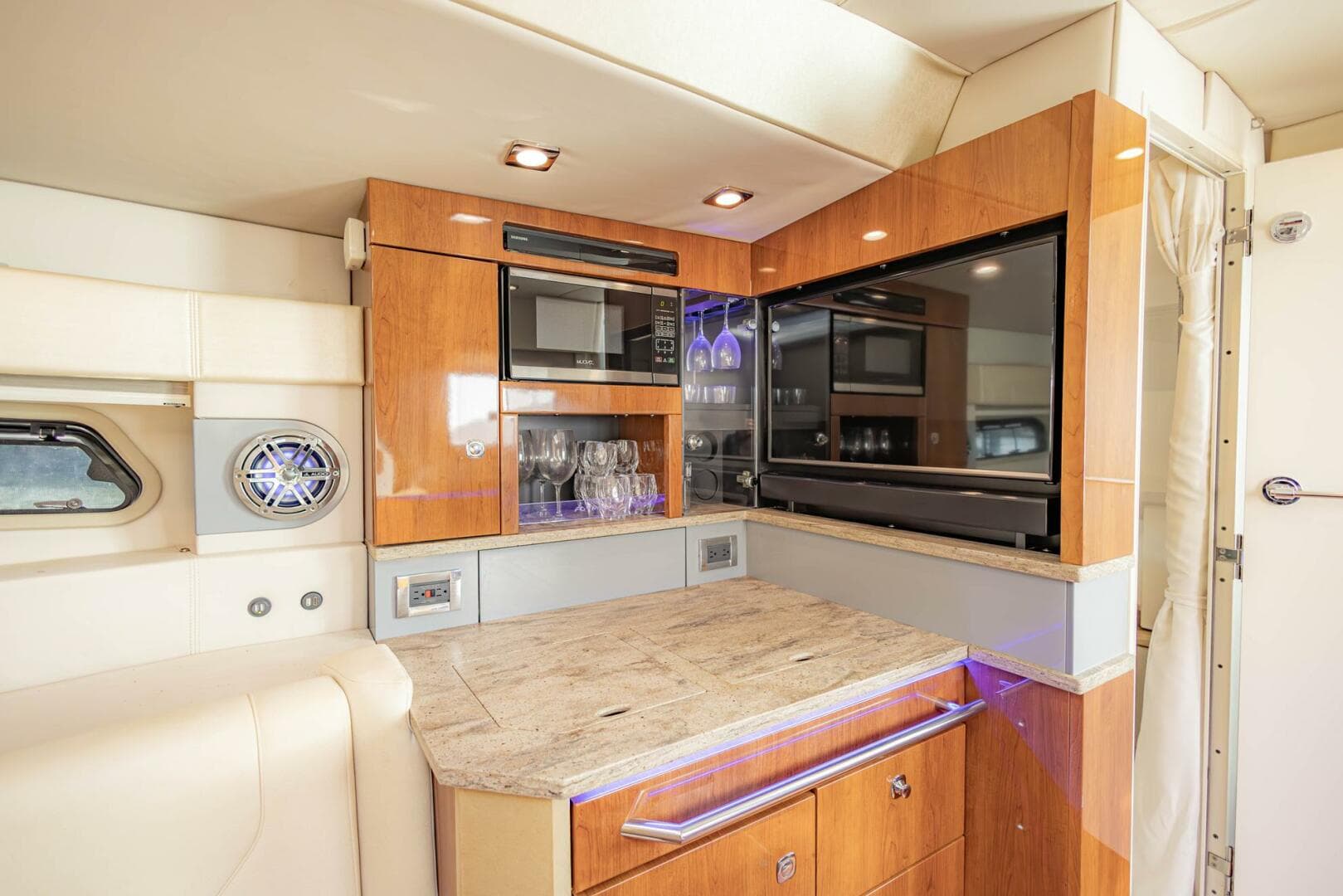 2018 Formula 430 Ssc — photo 25