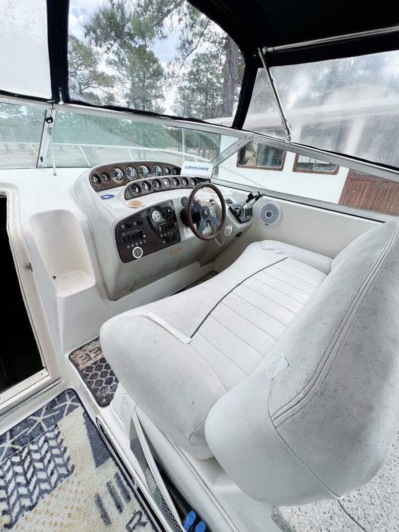 2000 Rinker Fiesta Vee 330 — photo 14