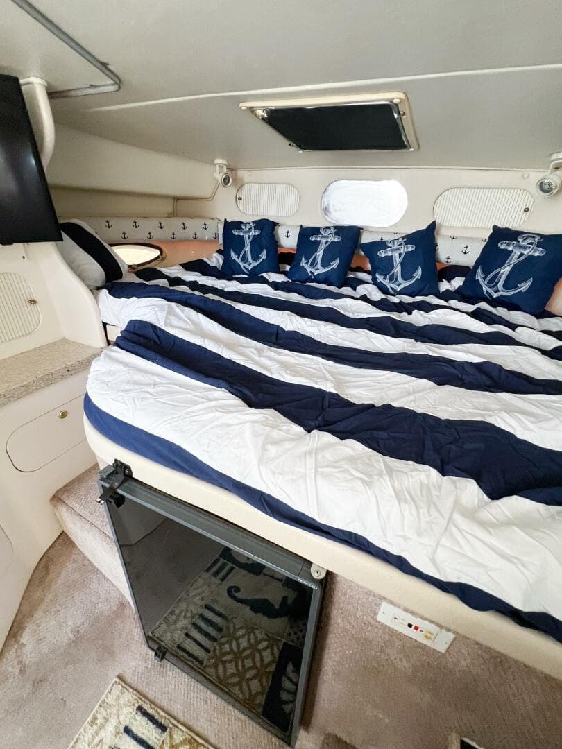 2000 Rinker Fiesta Vee 330 — photo 40