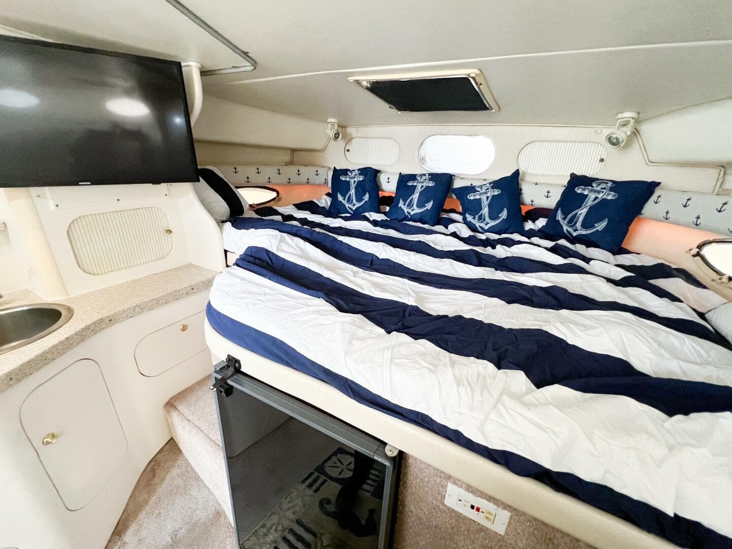 2000 Rinker Fiesta Vee 330 — photo 23