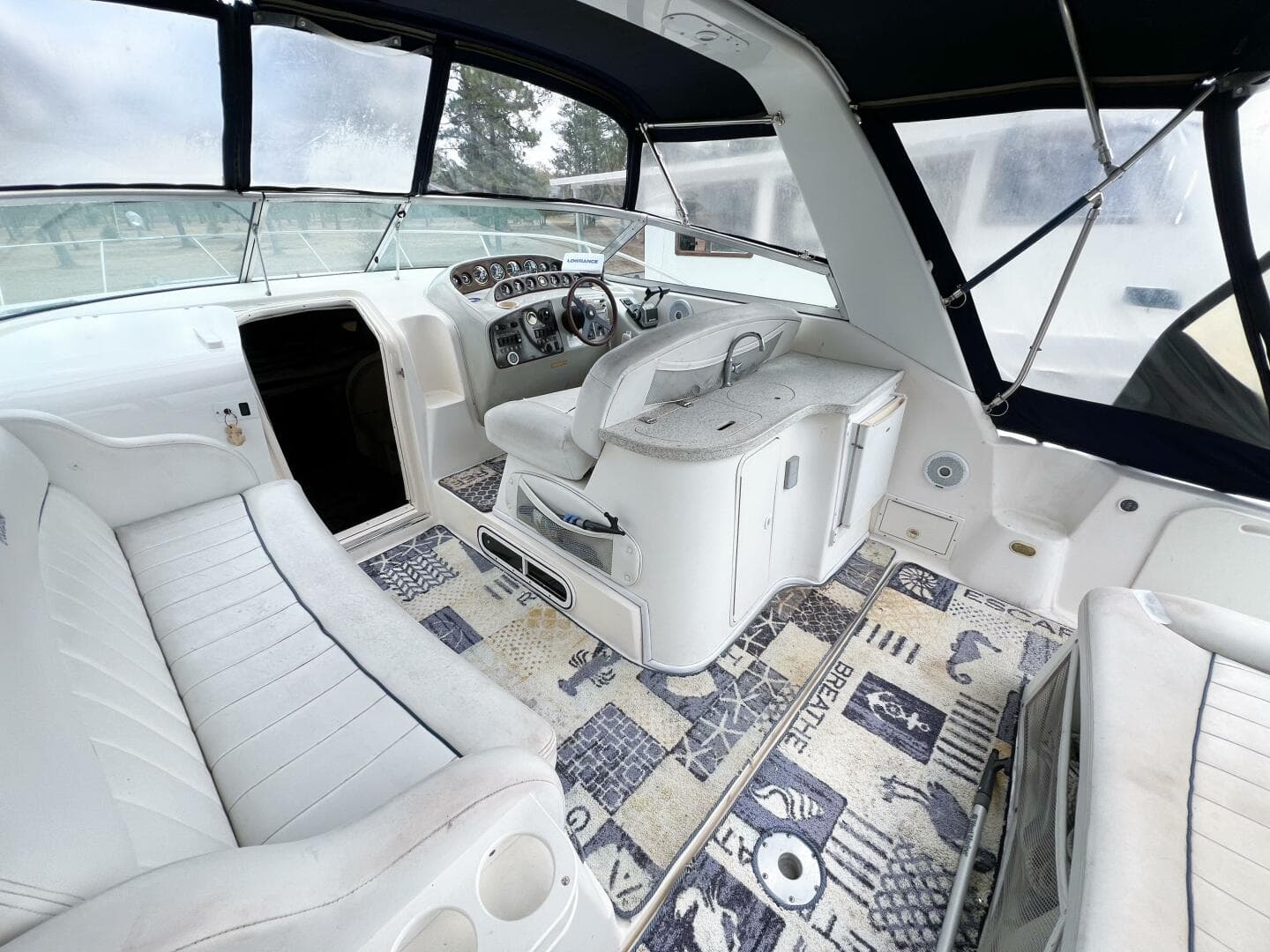 2000 Rinker Fiesta Vee 330 — photo 9