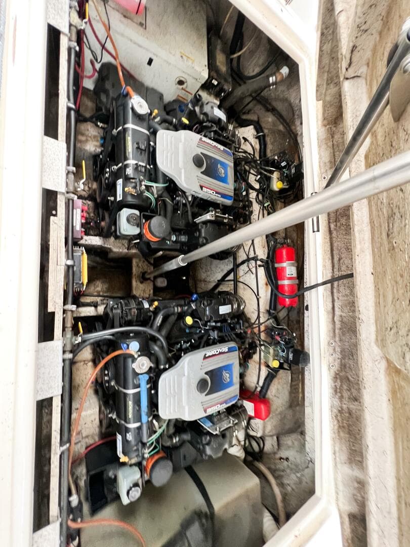 2000 Rinker Fiesta Vee 330 — photo 57