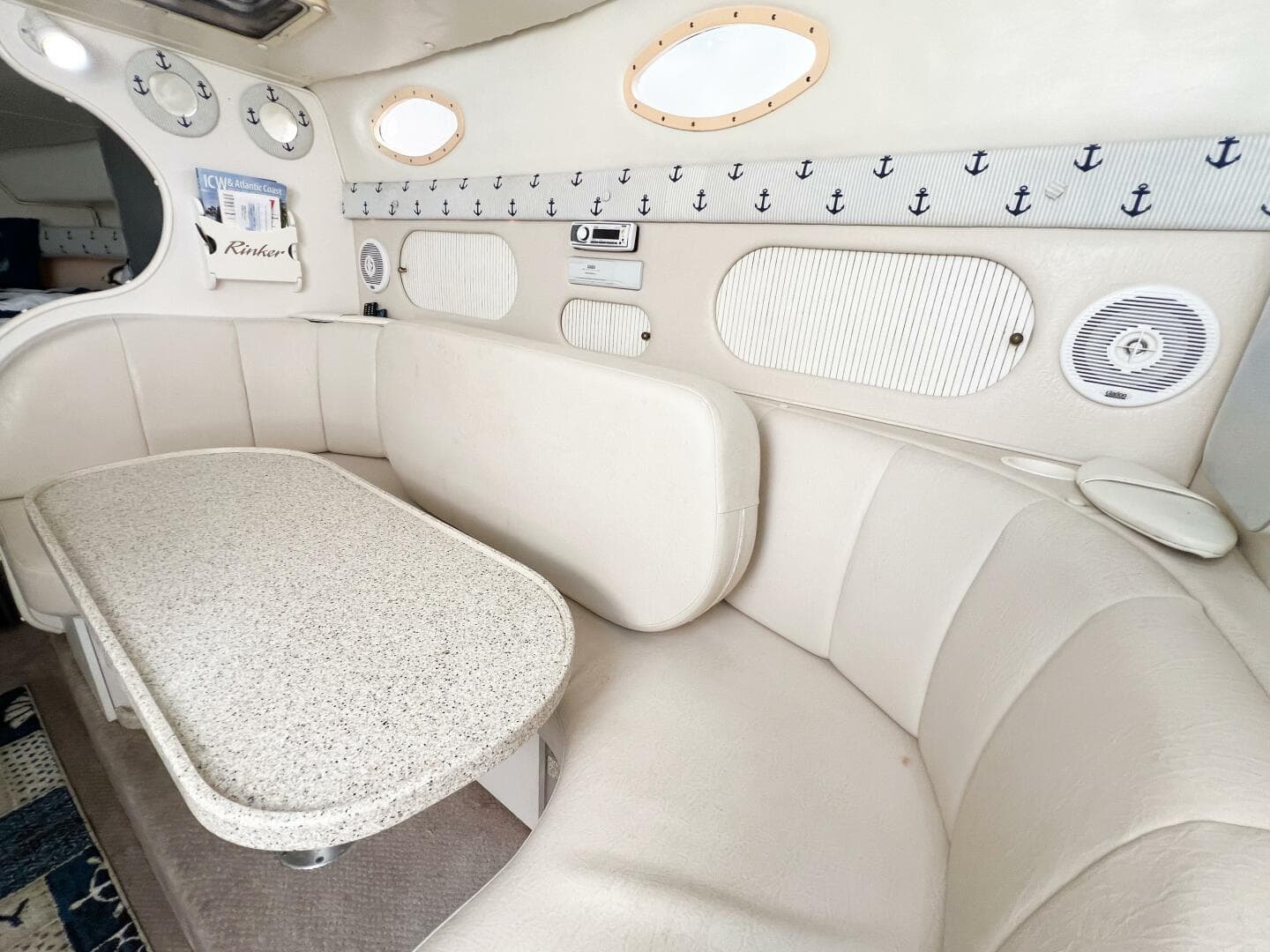 2000 Rinker Fiesta Vee 330 — photo 37