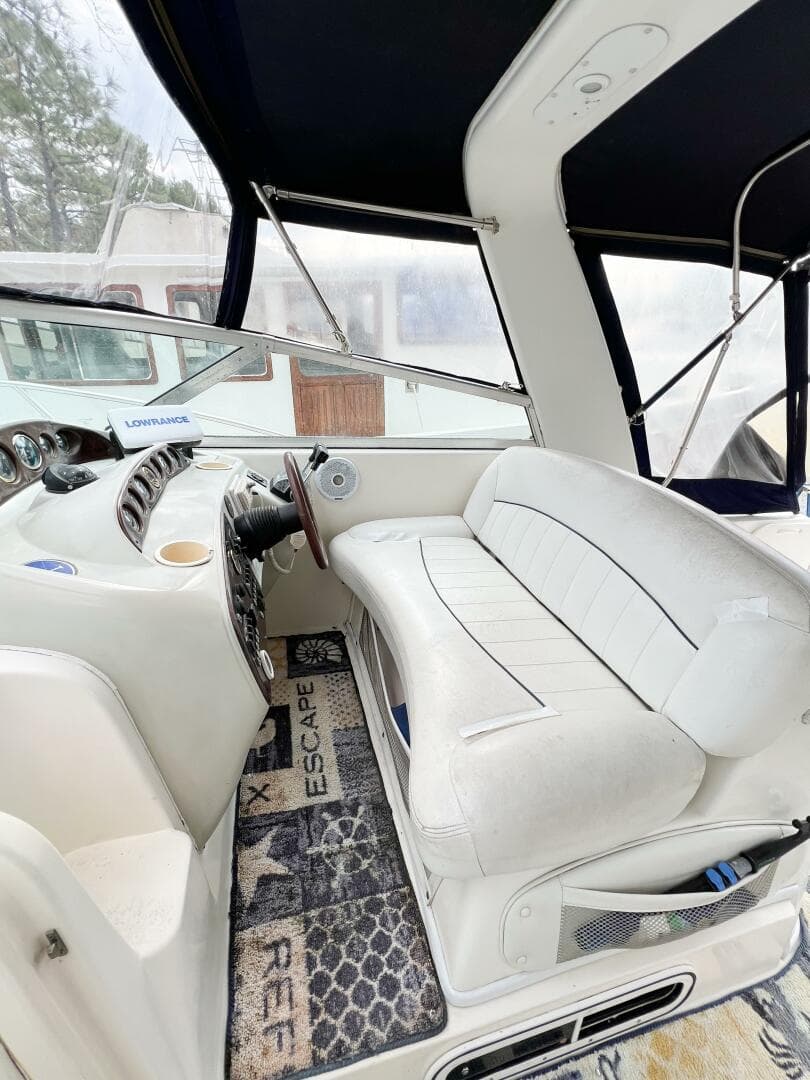 2000 Rinker Fiesta Vee 330 — photo 13