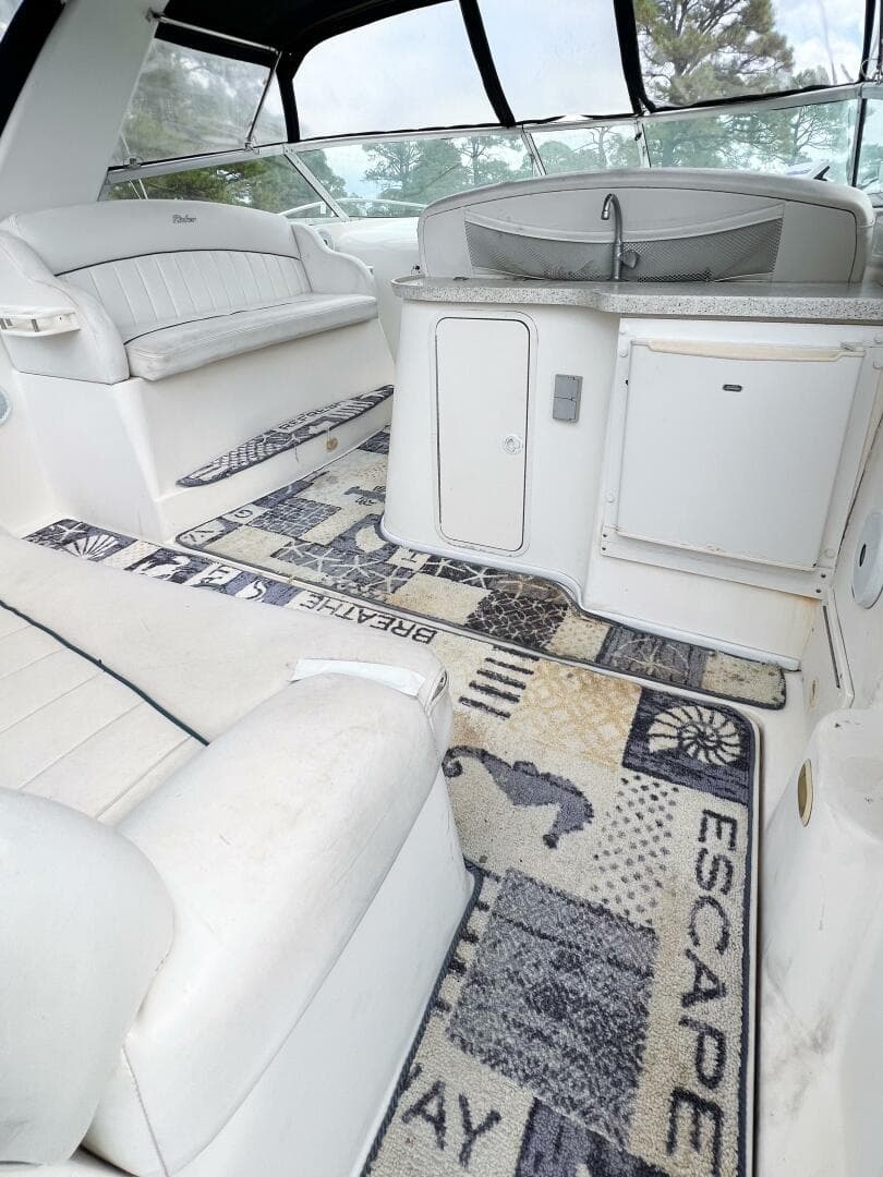 2000 Rinker Fiesta Vee 330 — photo 7