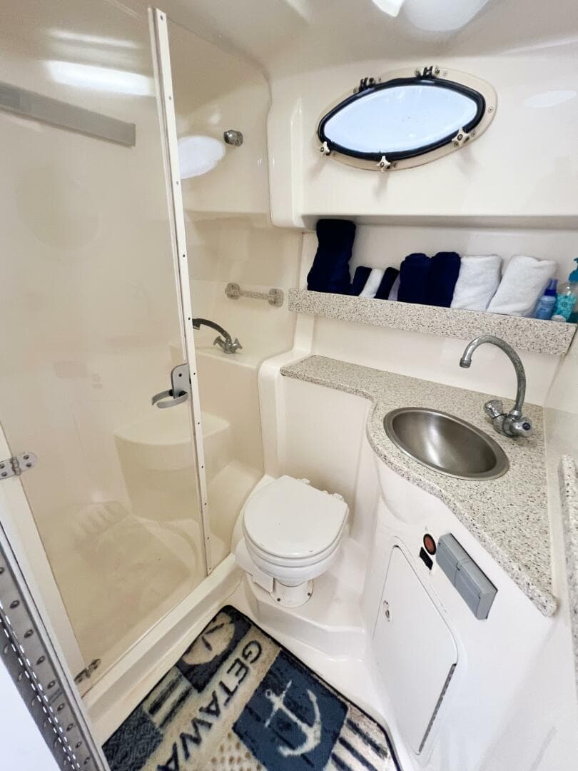 2000 Rinker Fiesta Vee 330 — photo 44