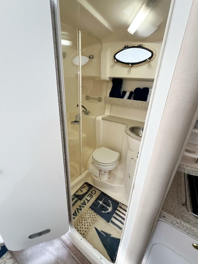 2000 Rinker Fiesta Vee 330 — photo 43