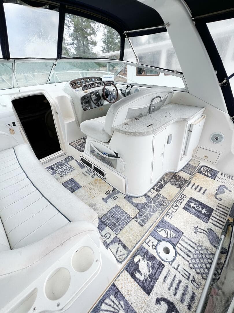 2000 Rinker Fiesta Vee 330 — photo 8