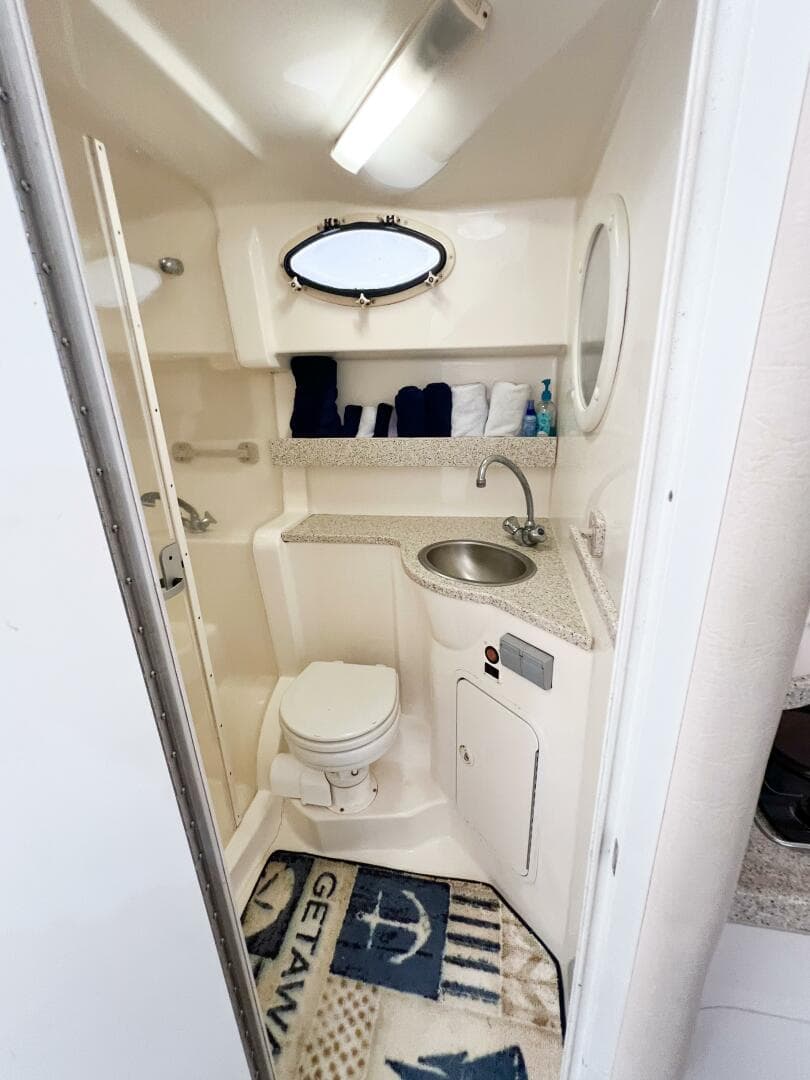 2000 Rinker Fiesta Vee 330 — photo 49