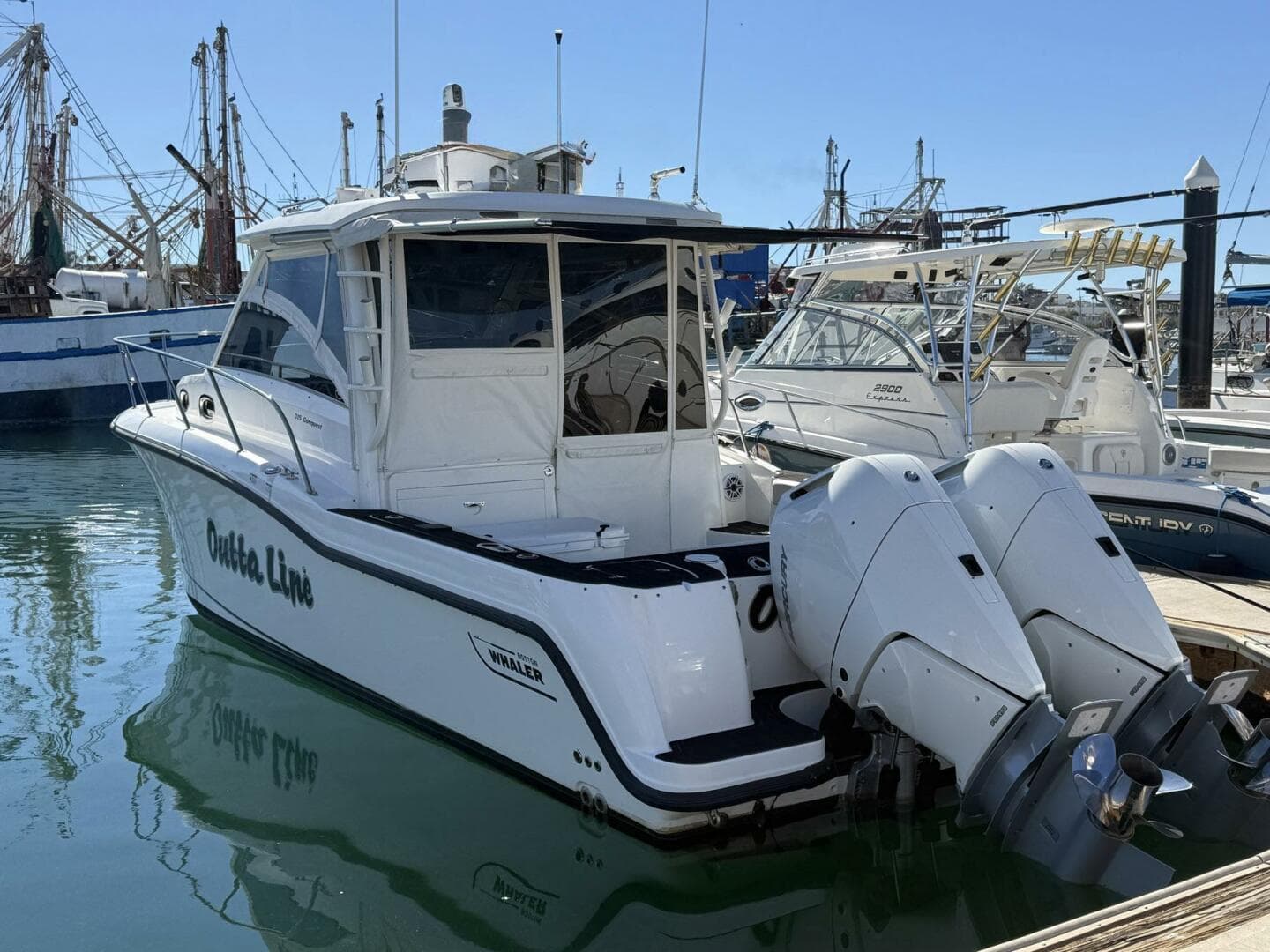 2017 Boston Whaler 315 Conquest — photo 3