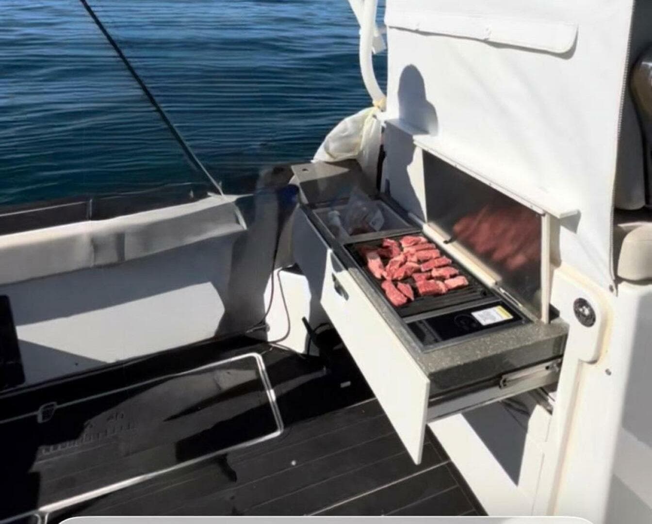 2017 Boston Whaler 315 Conquest — photo 22