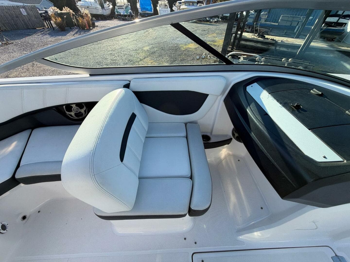 2016 Regal Es Bowrider — photo 11