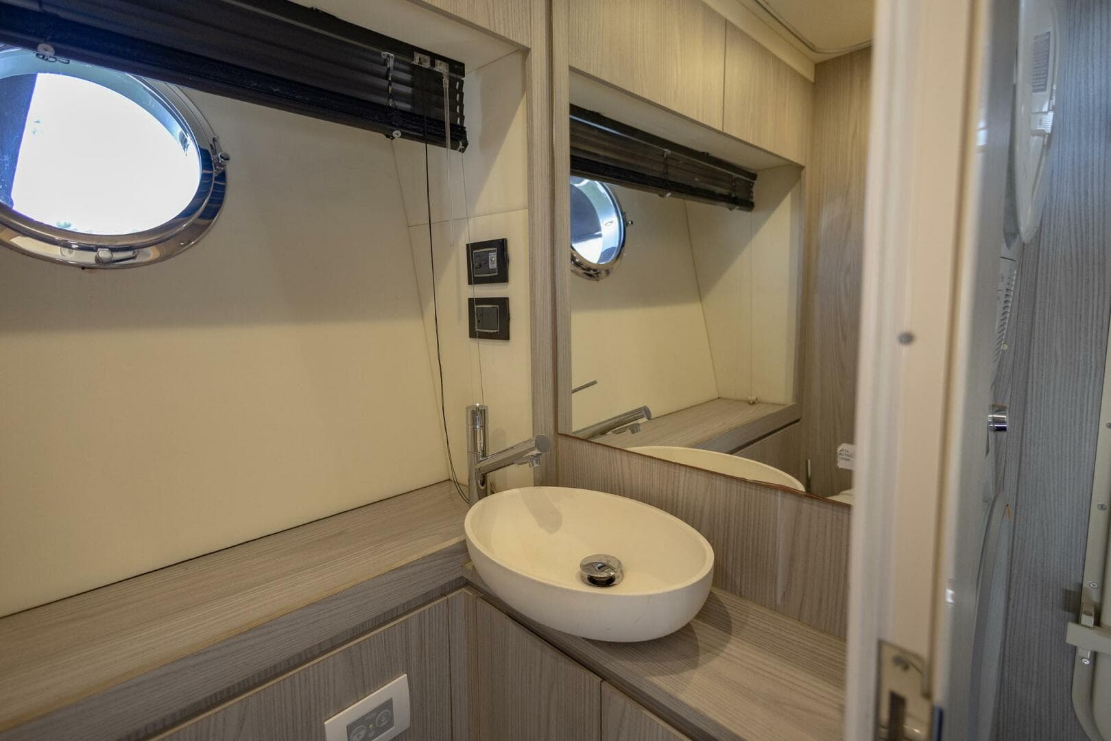 2021 Azimut Flybridge — photo 79