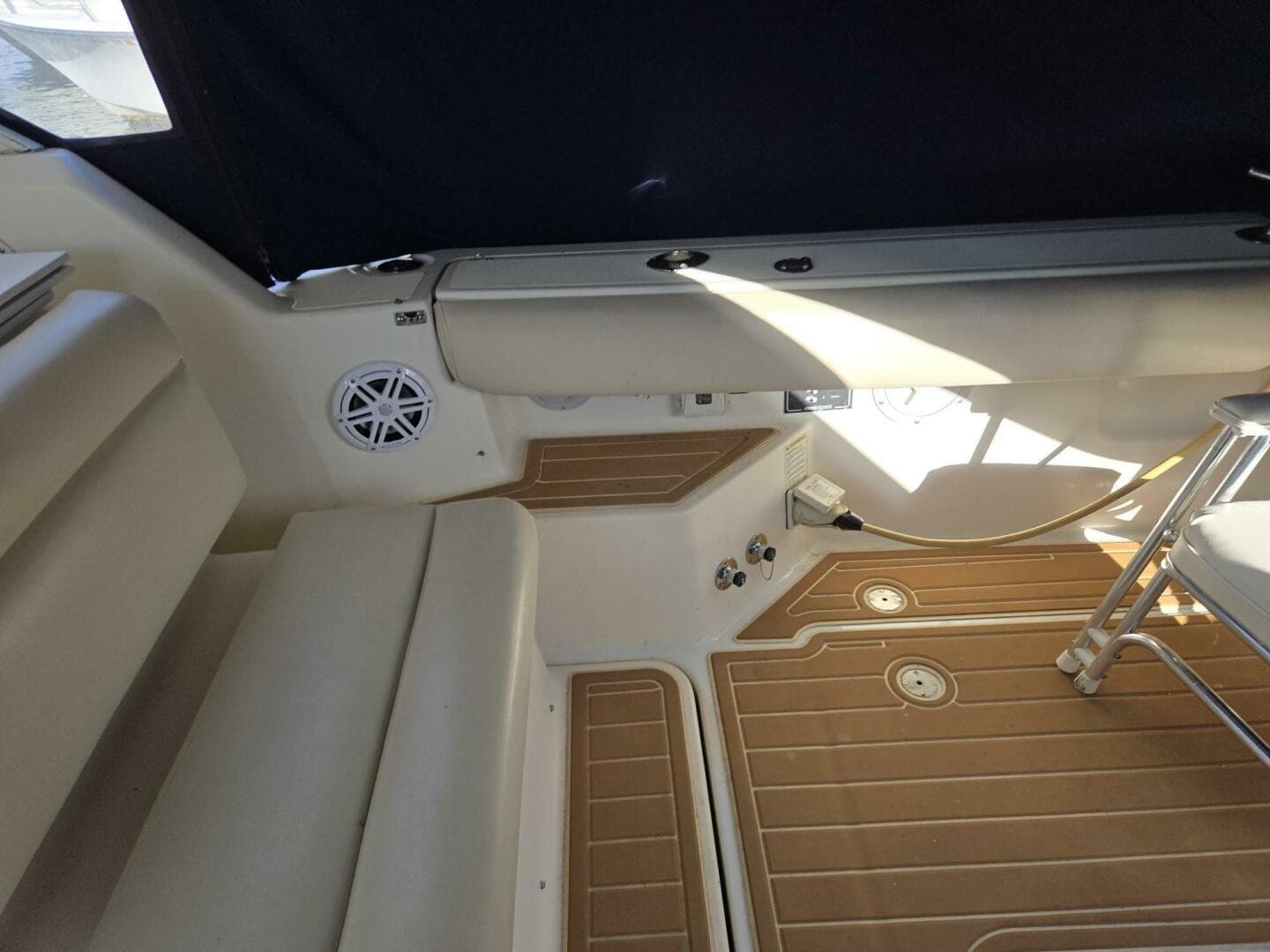 1998 Tiara Yachts Coronet — photo 24