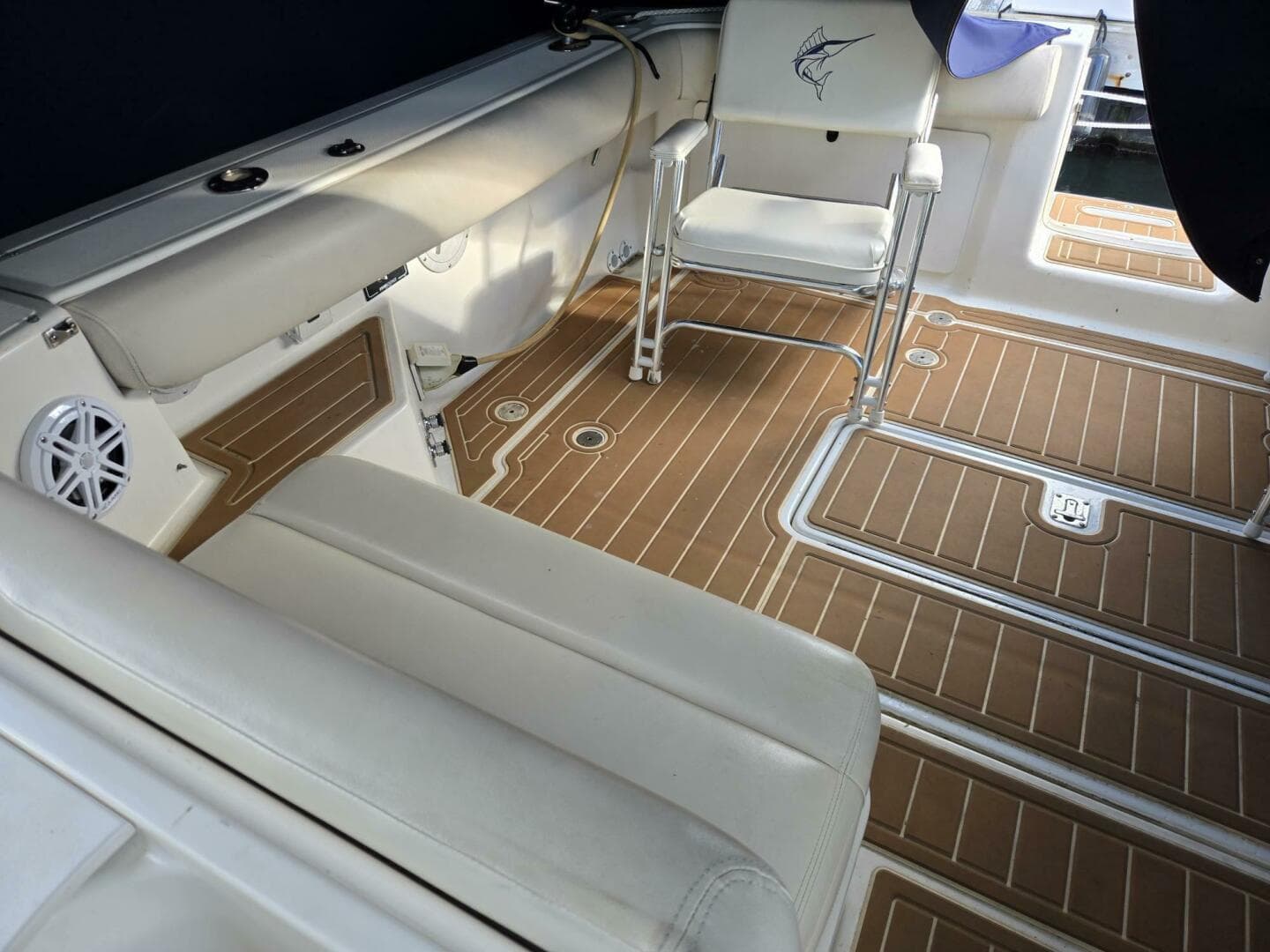 1998 Tiara Yachts Coronet — photo 17