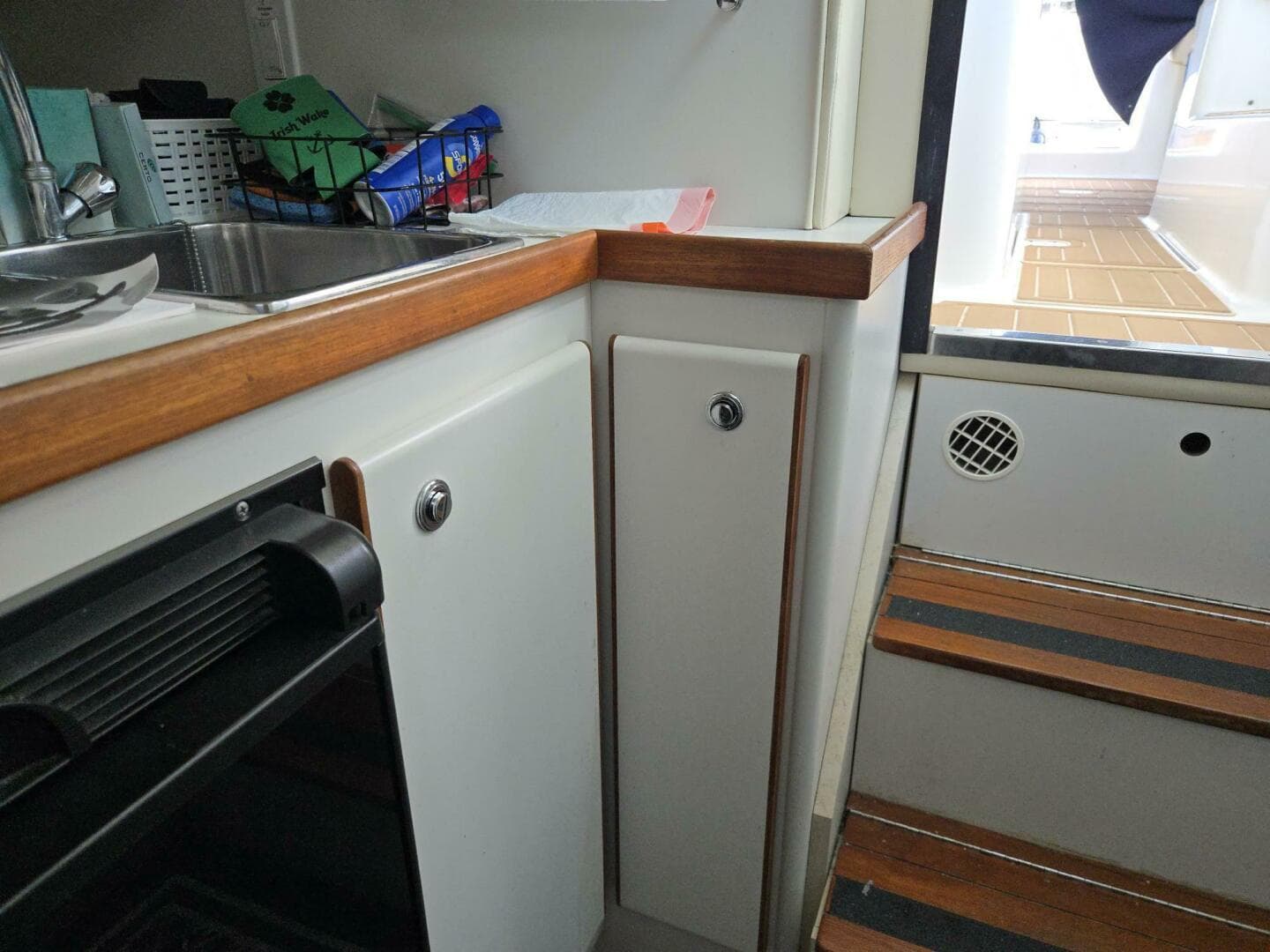 1998 Tiara Yachts Coronet — photo 11