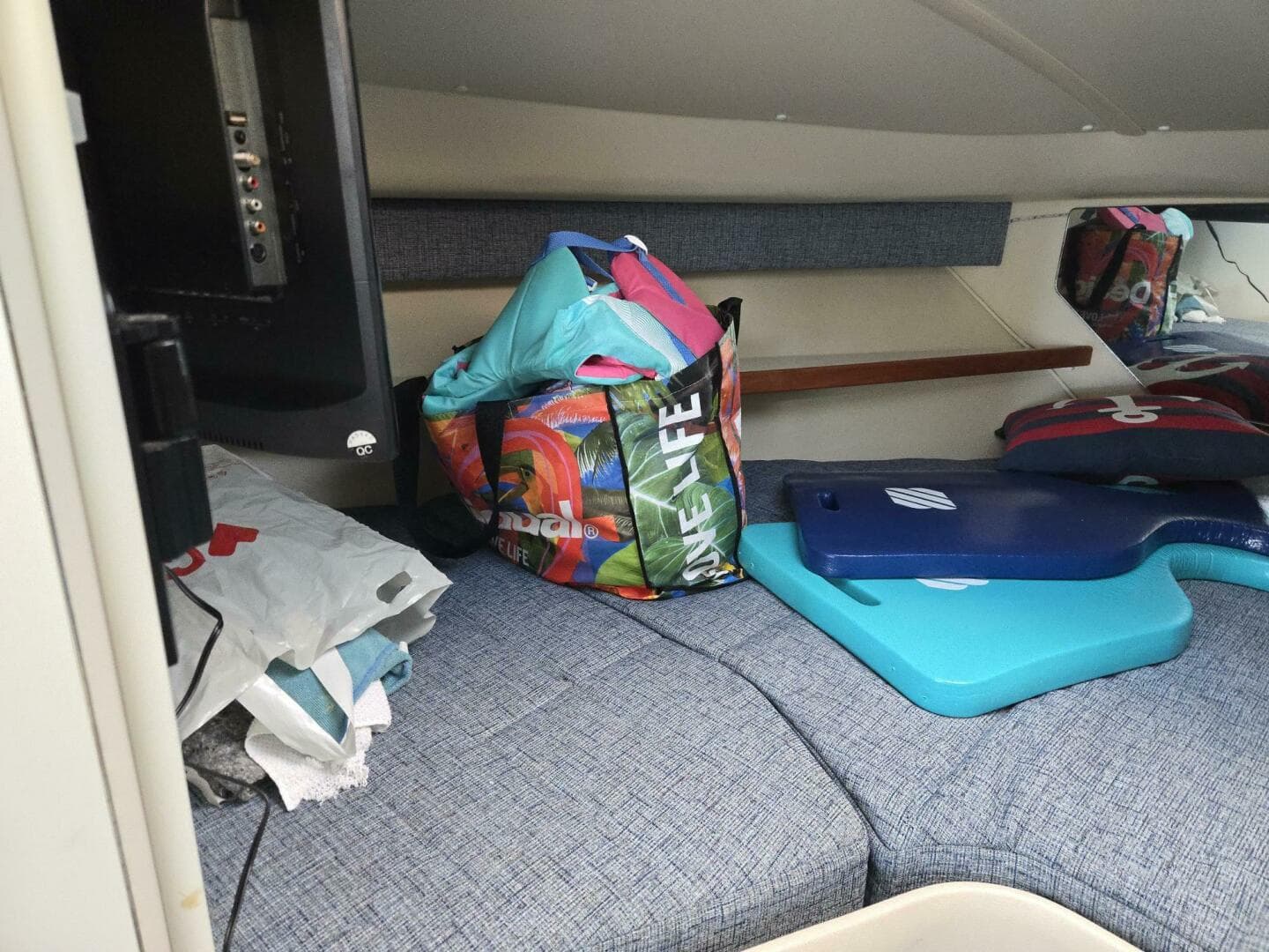 1998 Tiara Yachts Coronet — photo 12