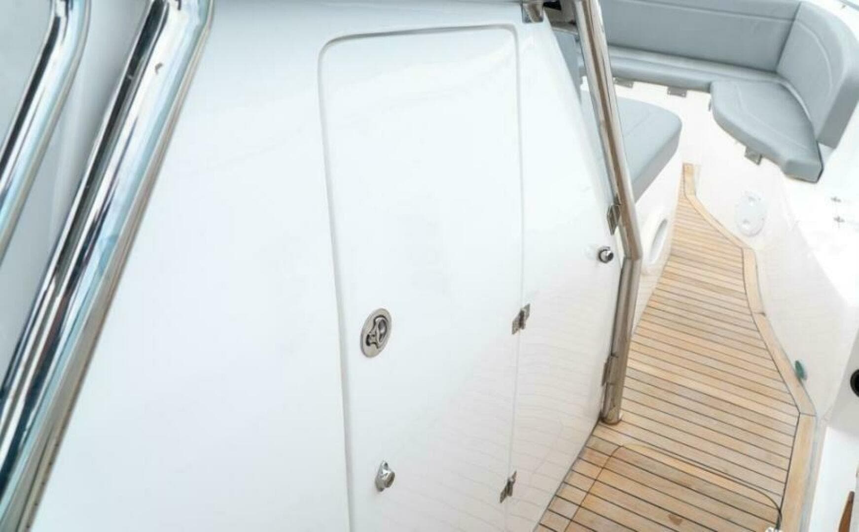 2025 Fishing Raptor 390 Solarium — photo 11